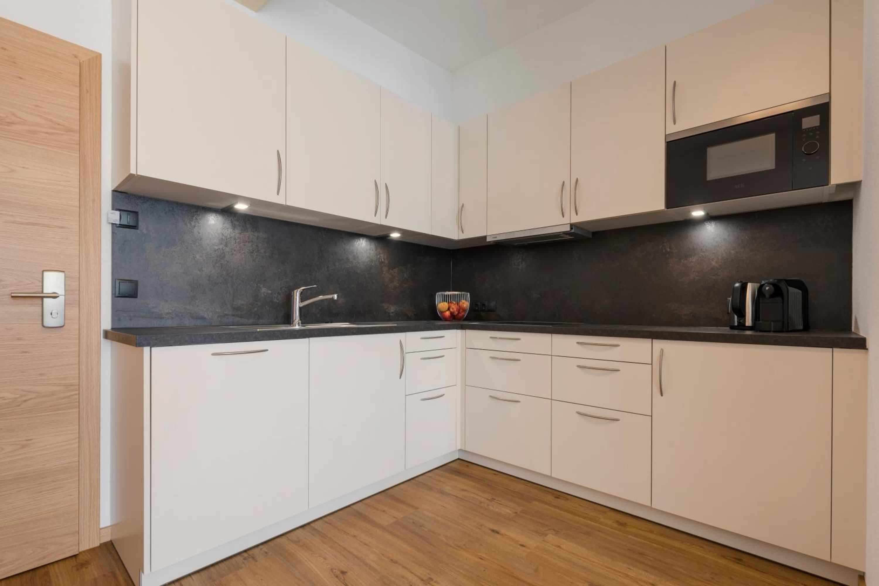 Three-Bedroom Apartment photo 2