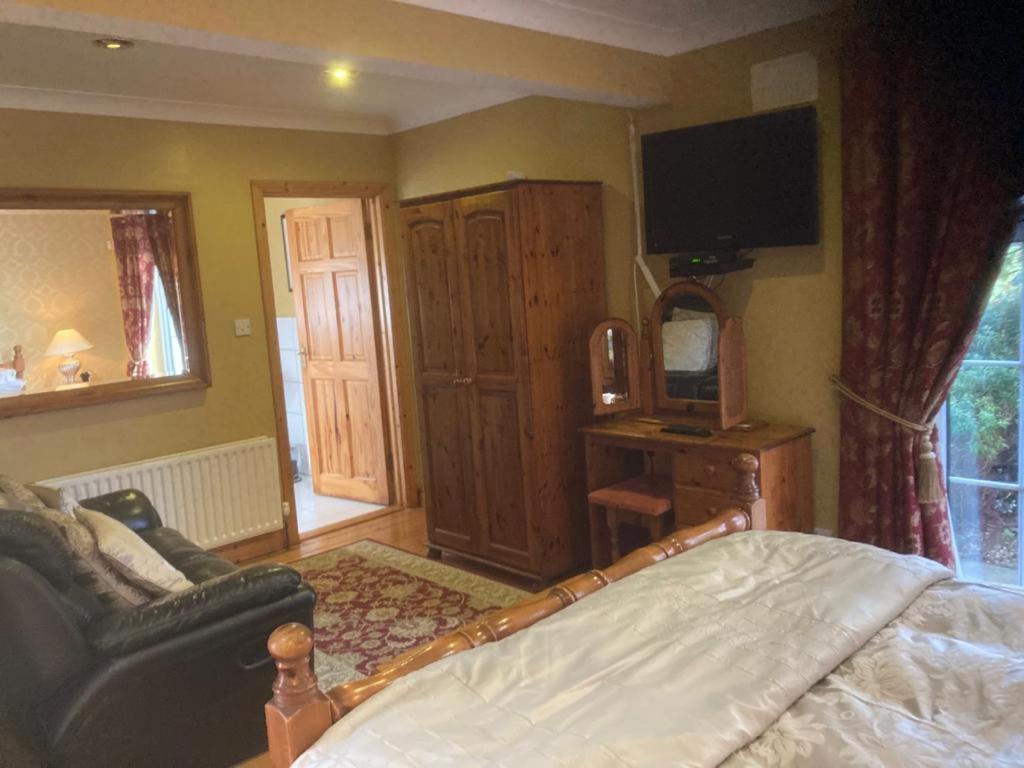Family Room (4 Adults) photo 2