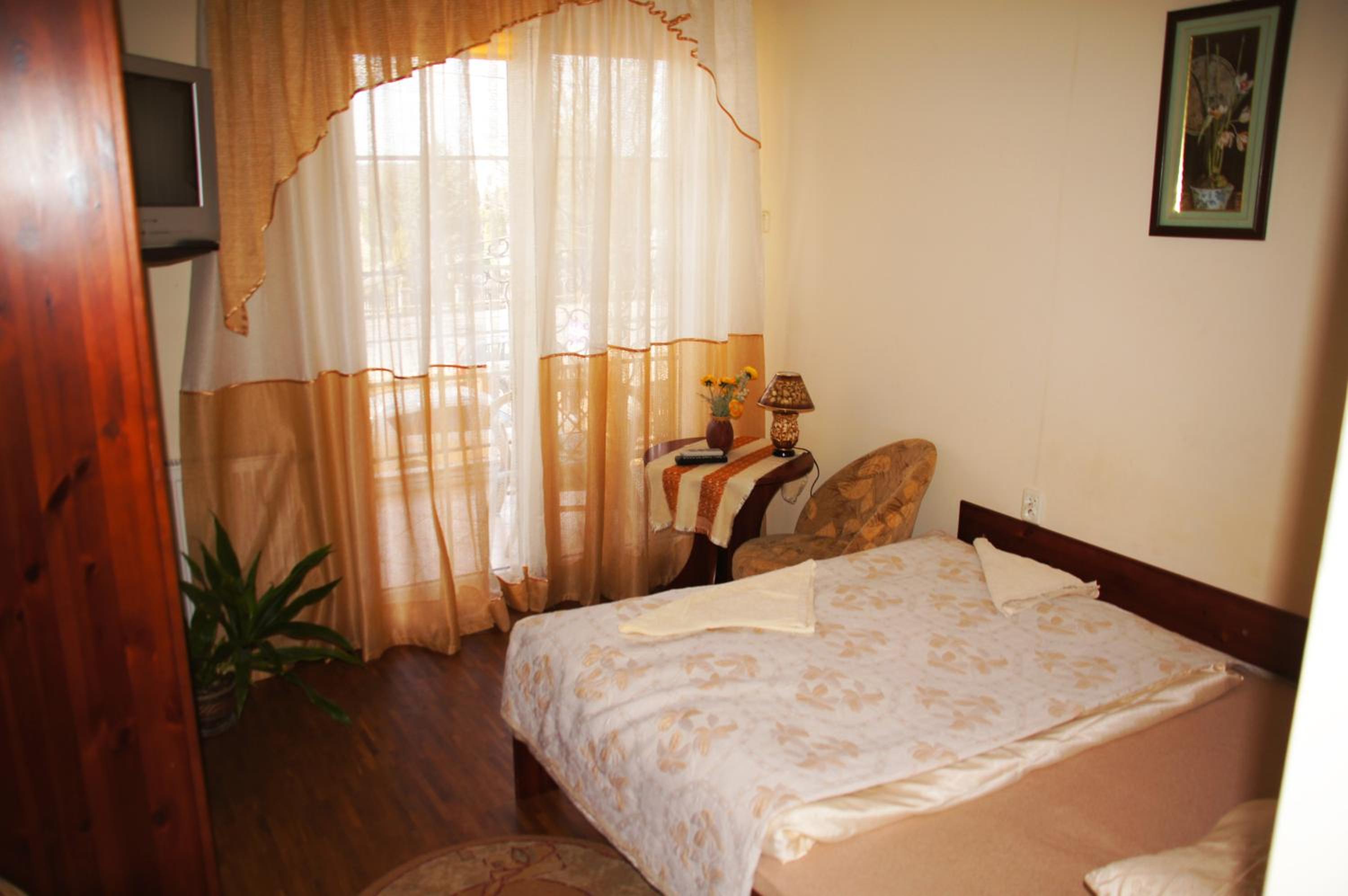 Double Room with Balcony - Photo 1