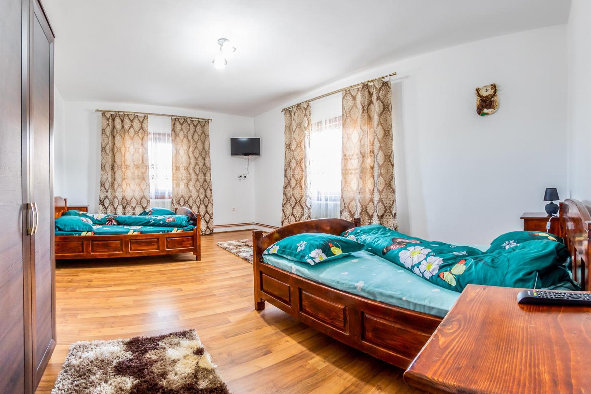 Quadruple Room with Private Bathroom photo 3