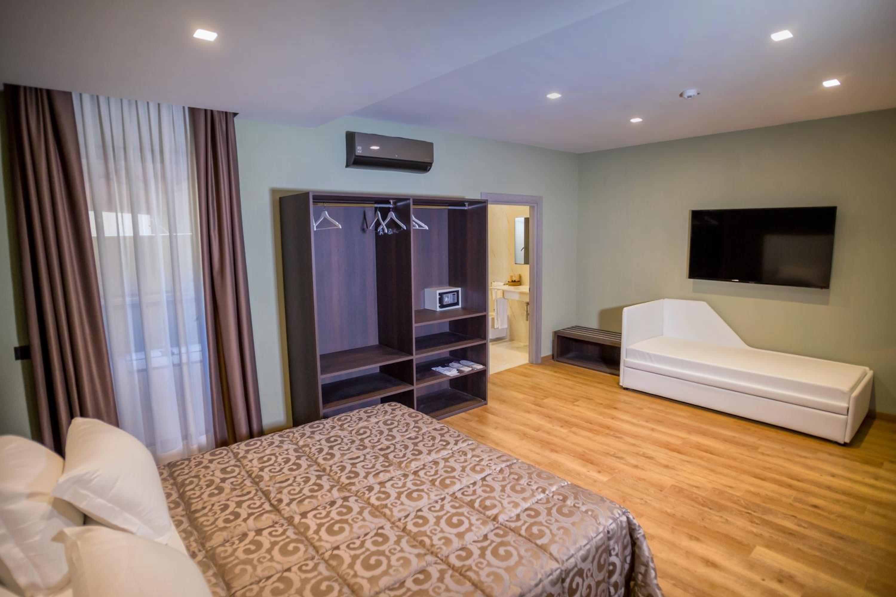 Junior Suite - Photo 18