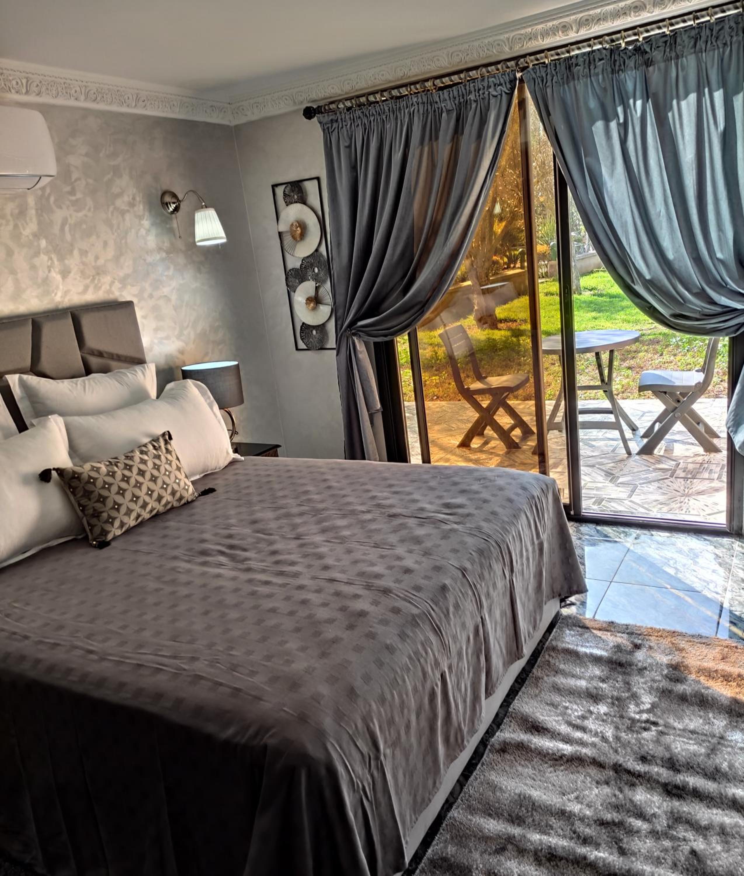 Suite with Garden View - Photo 3