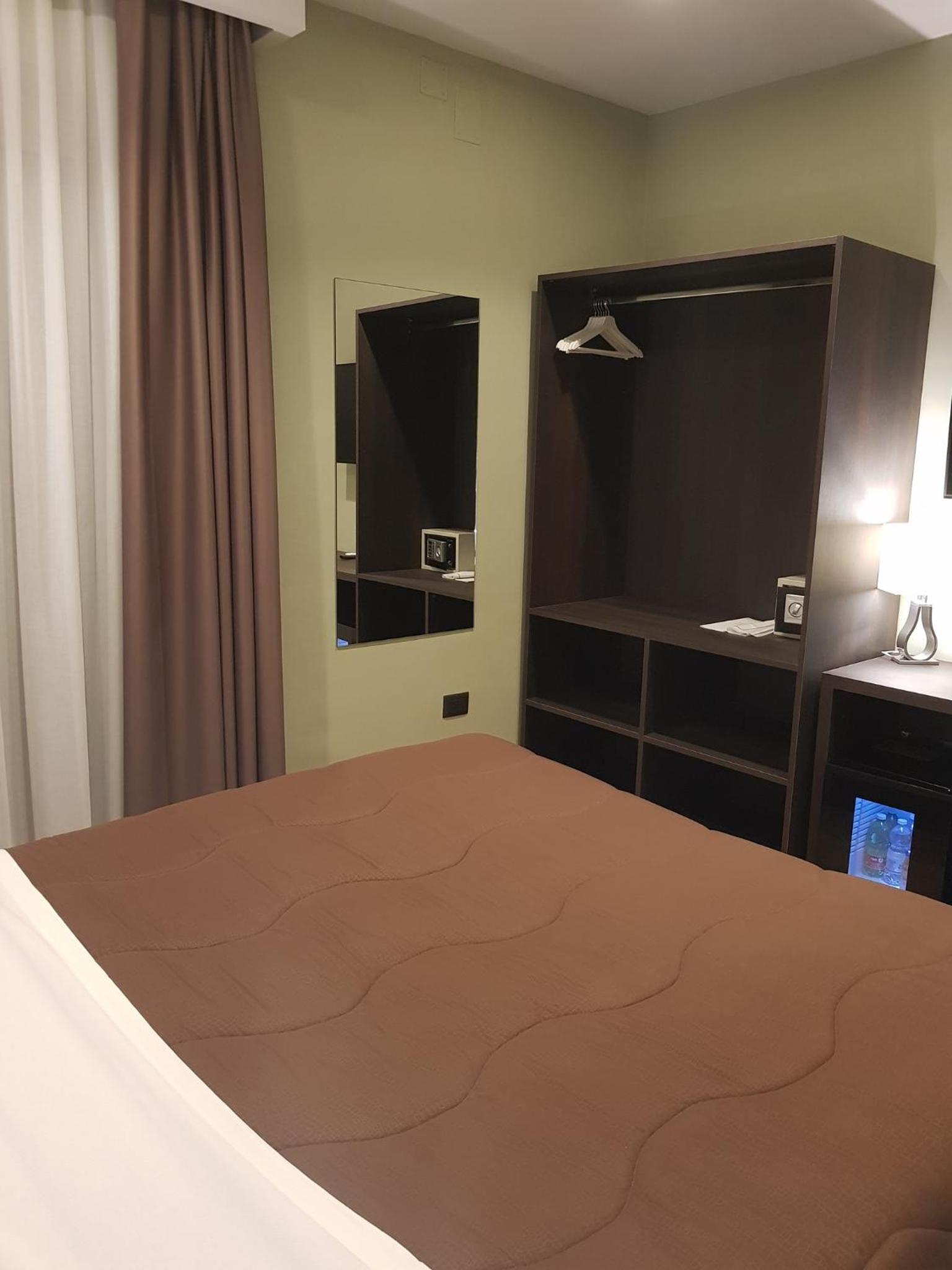 Triple Room - Photo 8