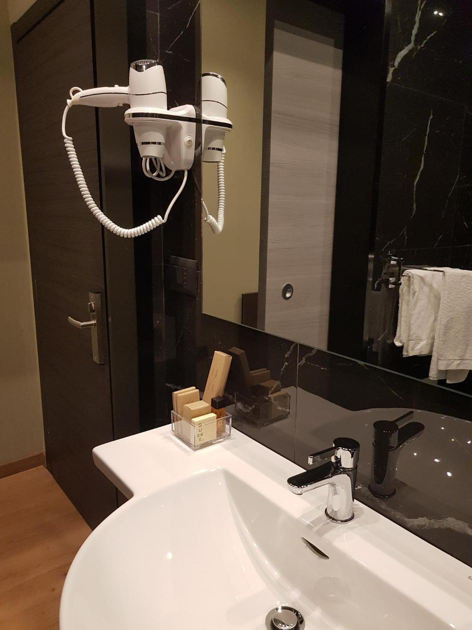 Superior Double Room - Photo 9