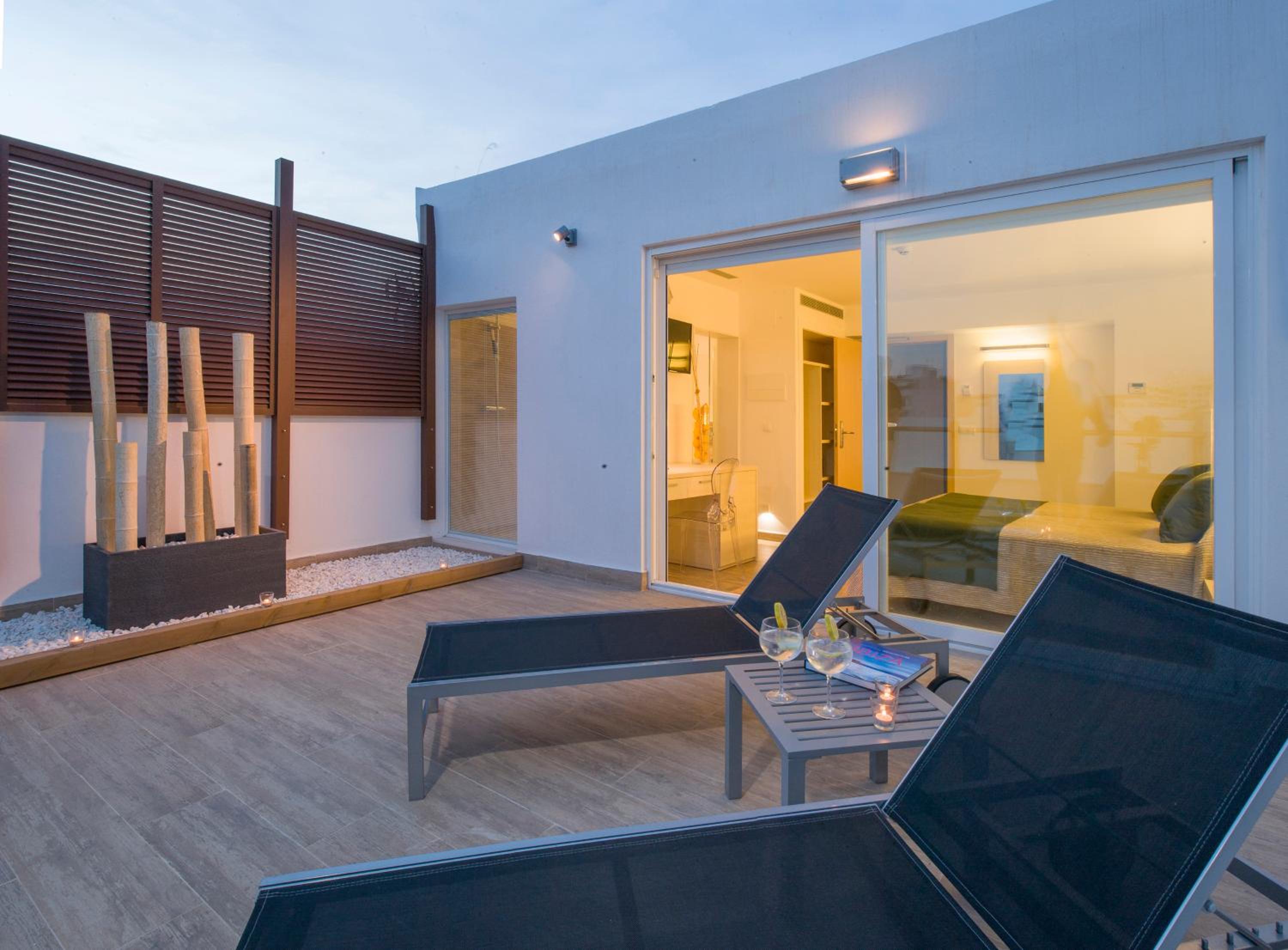 Premium Twin Room with Terrace, photo 7