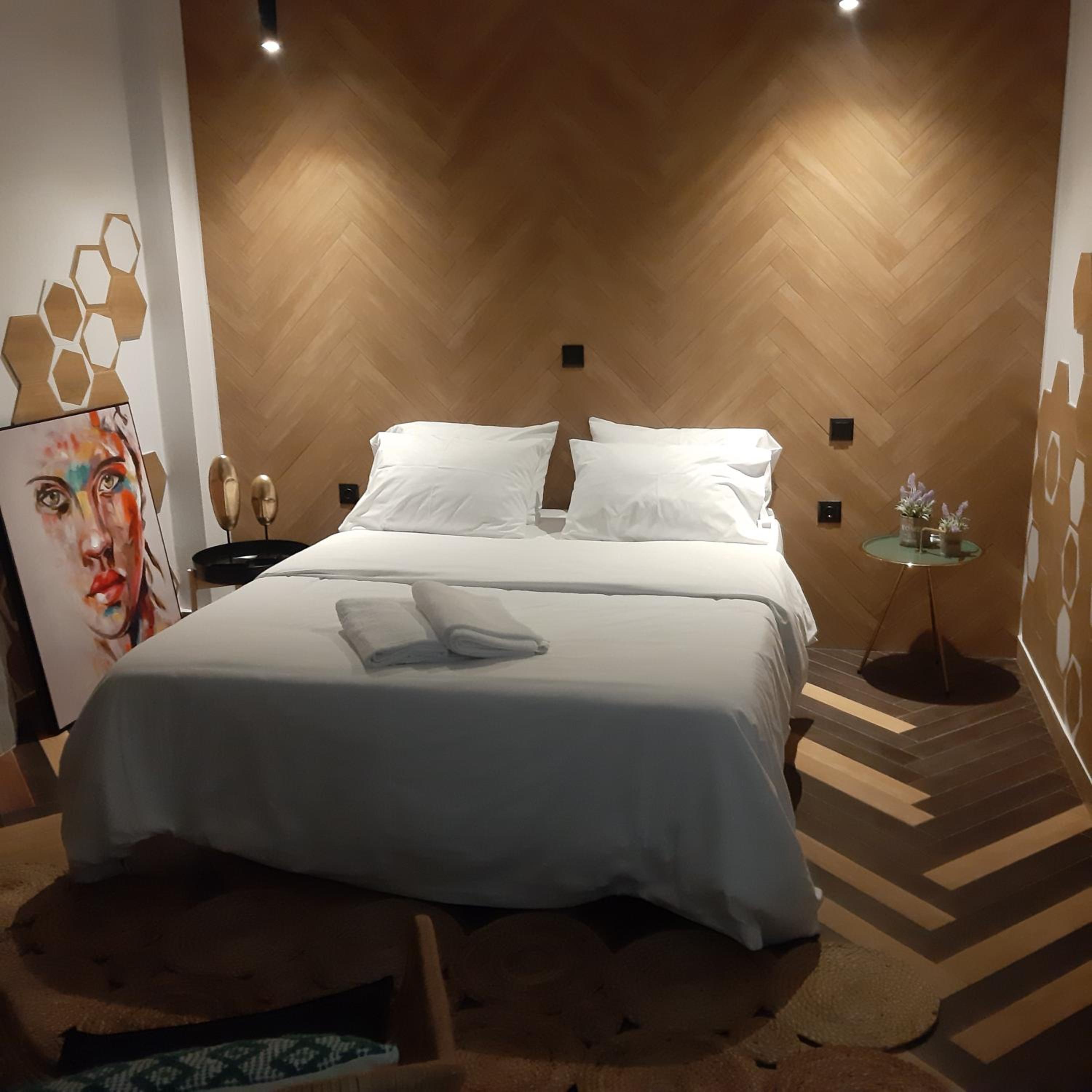 One-Bedroom Apartment - Photo 23