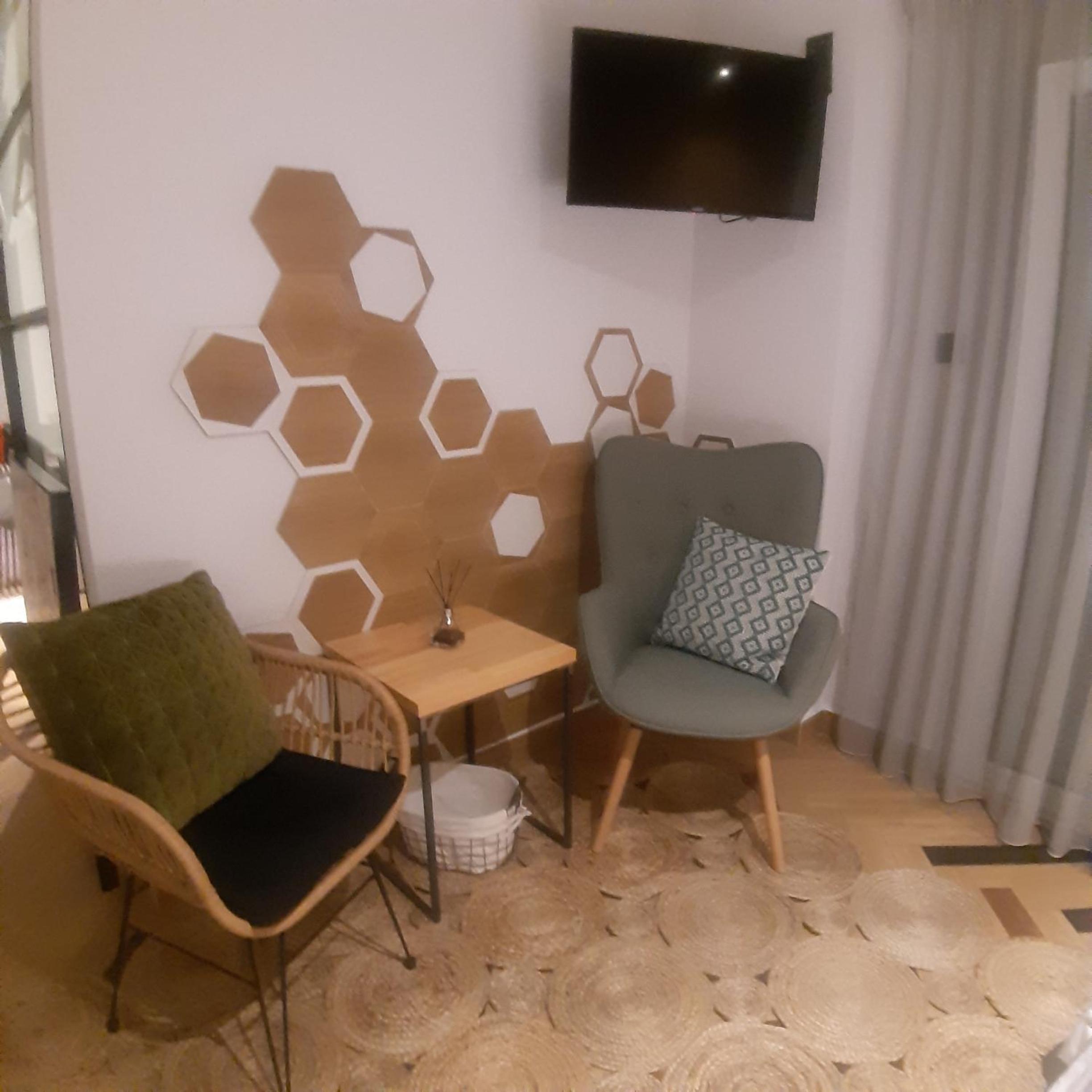 One-Bedroom Apartment - Photo 19