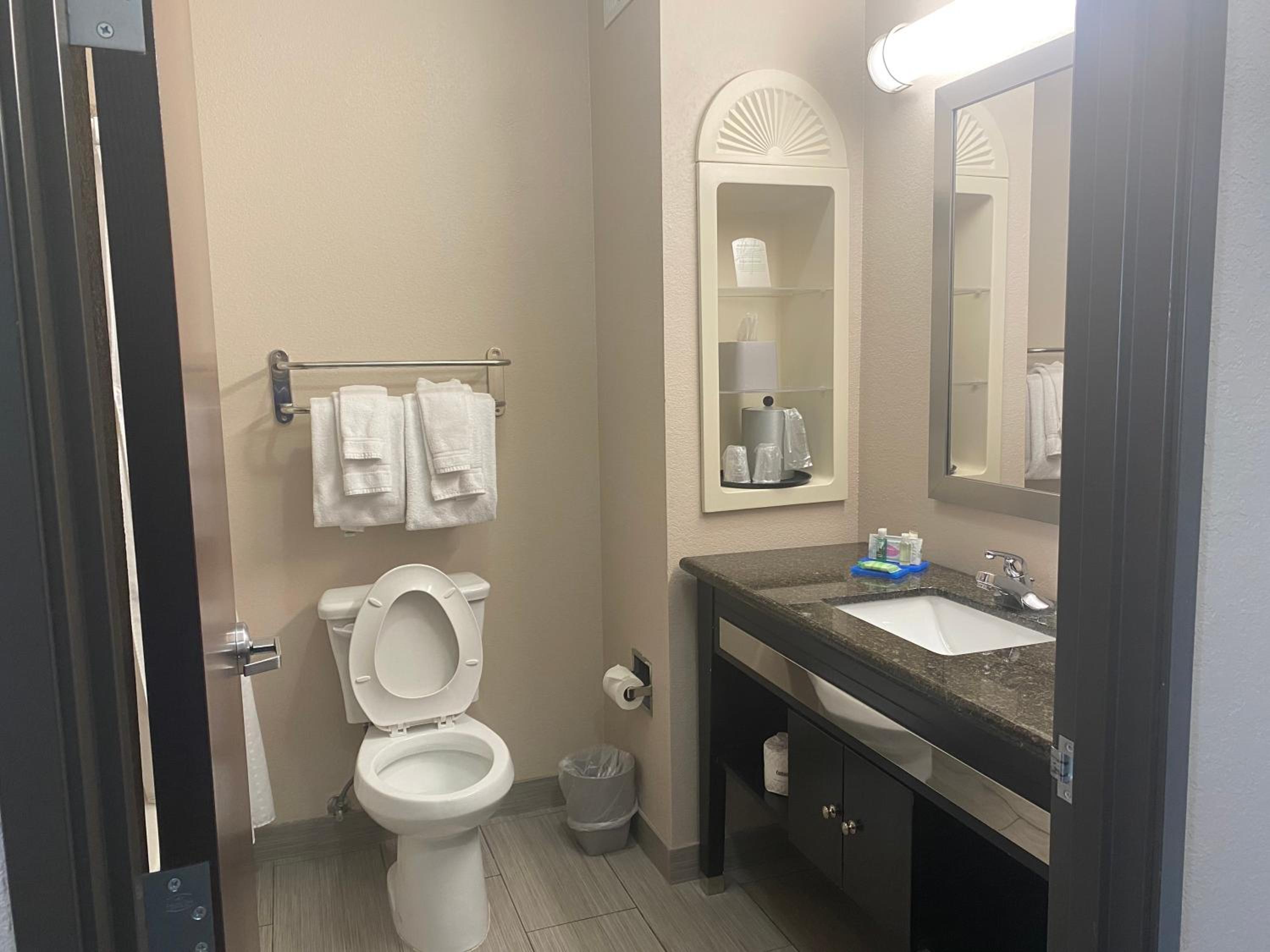 Standard King Room - Photo 3