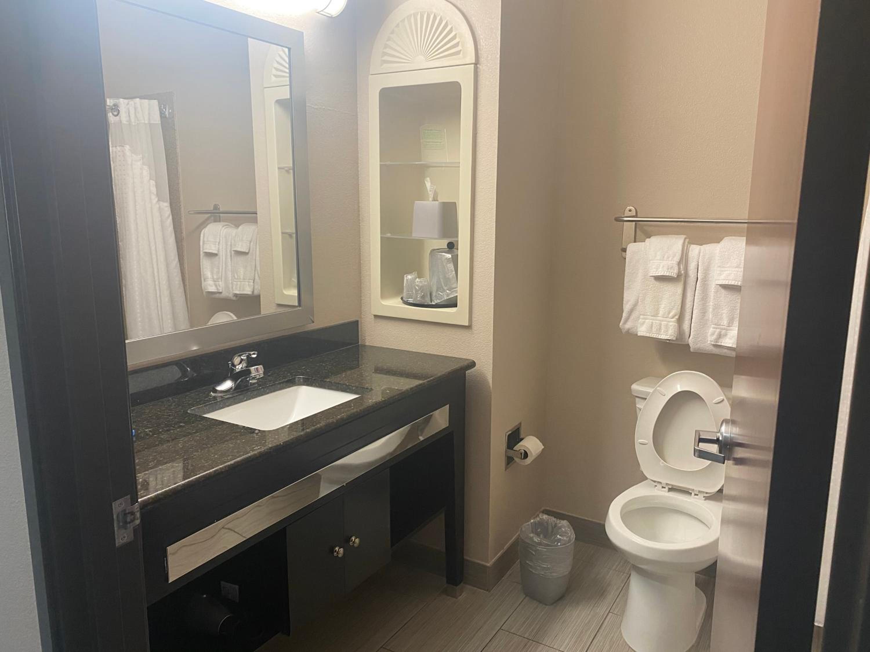 Queen Suite With Two Queen Beds And Additional Living Area - Photo 3
