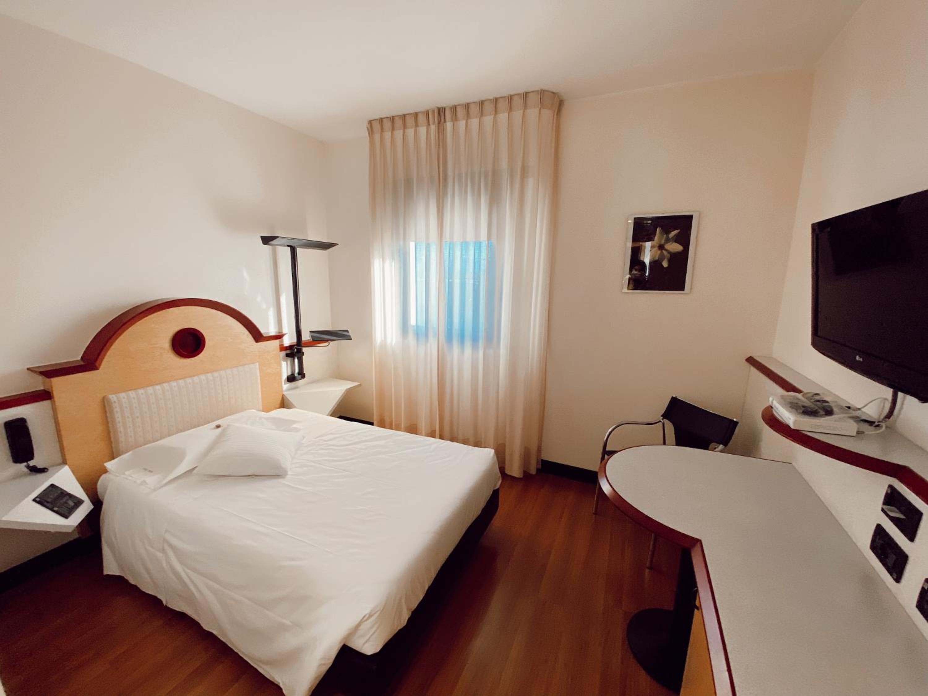 Two Connecting Double Rooms with Terrace photo 2