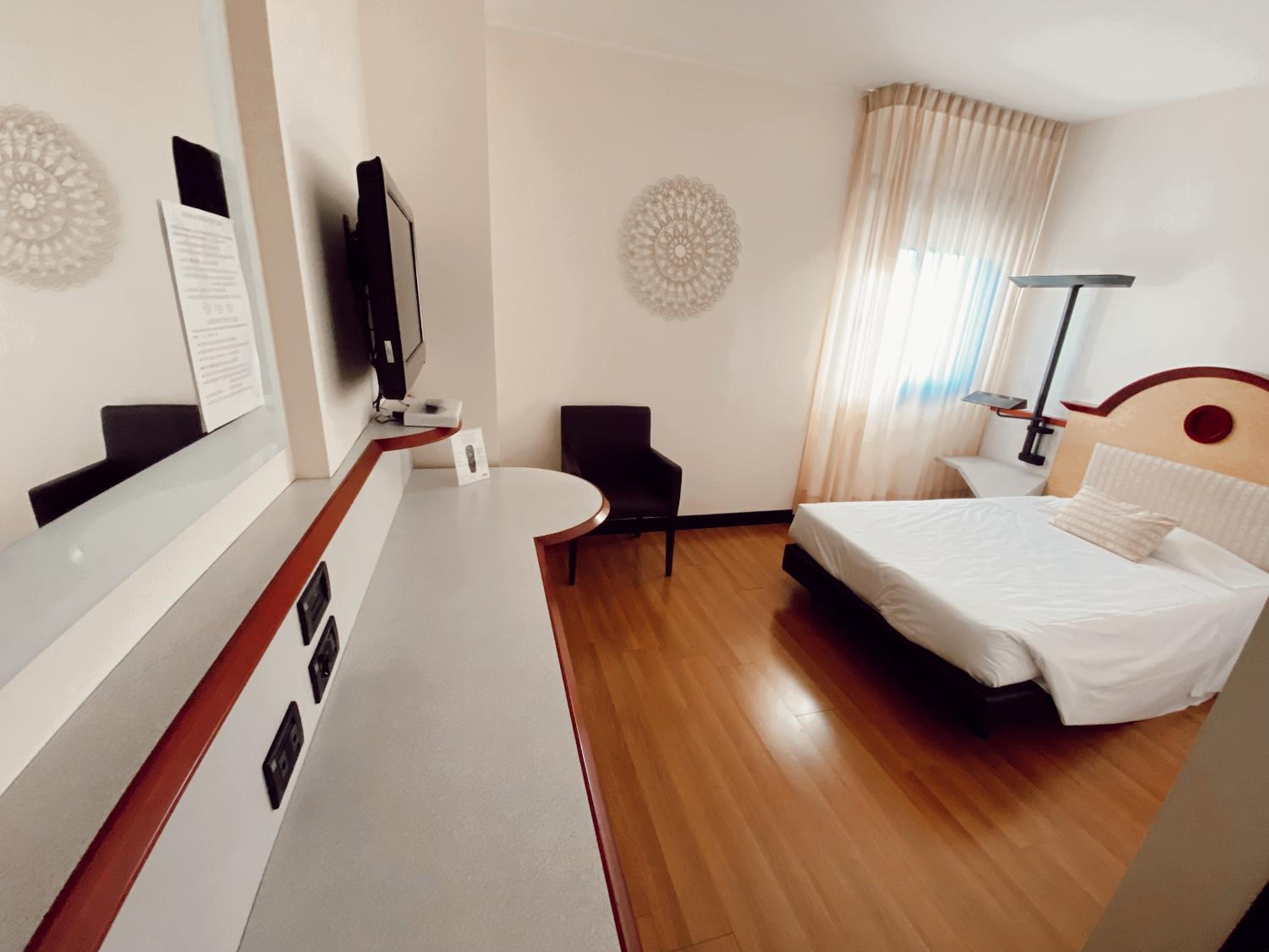 Single Room photo 3