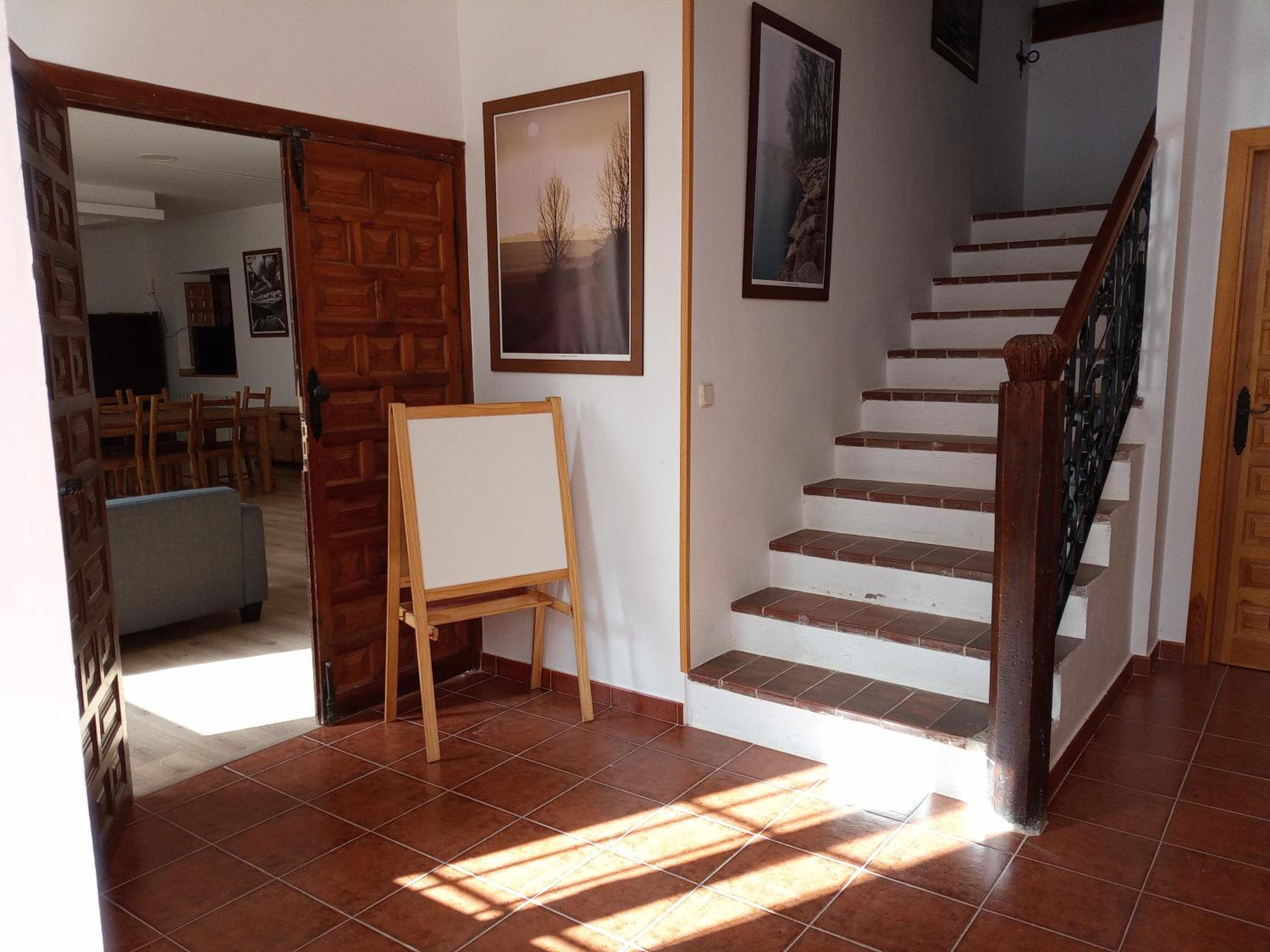 Quadruple Room with Bathroom - Photo 8