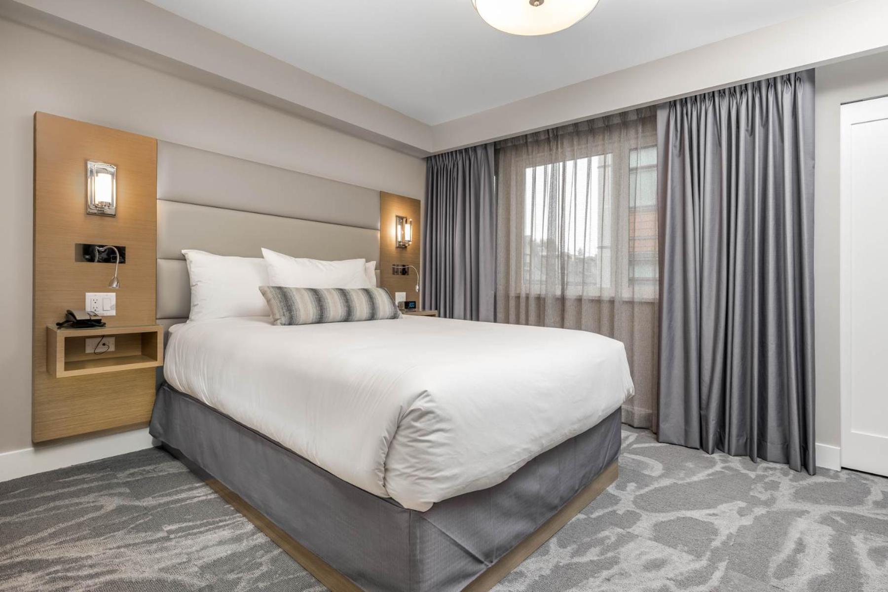 Coast Queen Suite - Photo 1