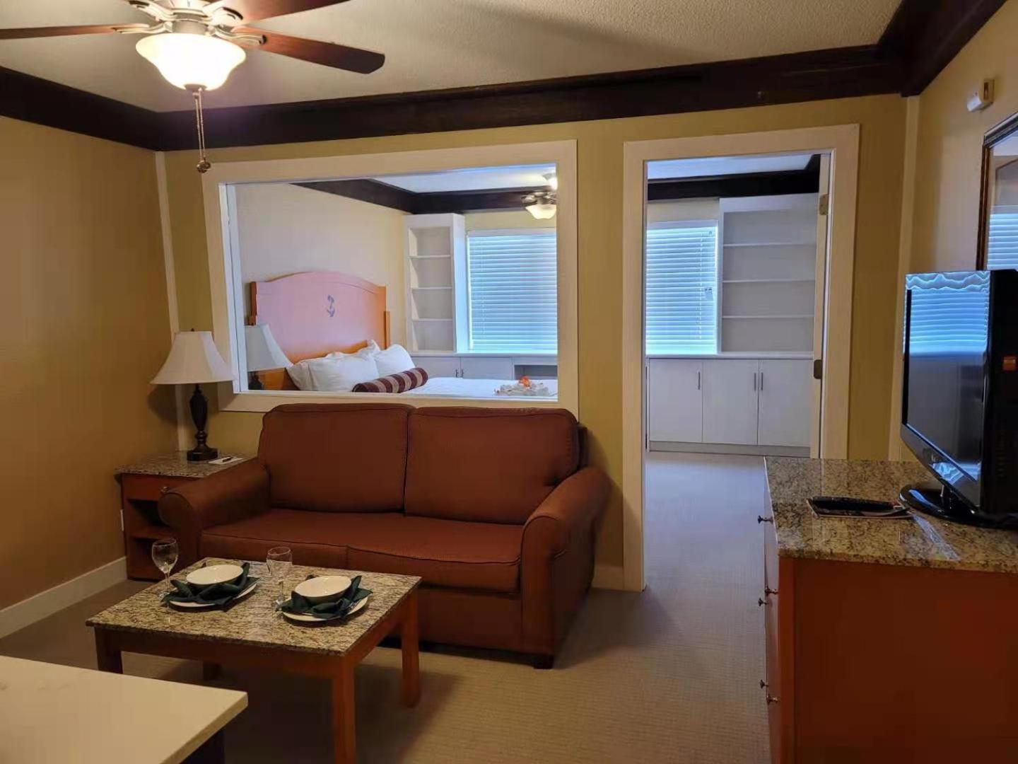 Queen Family Suite -  Non-Smoking - Photo 3