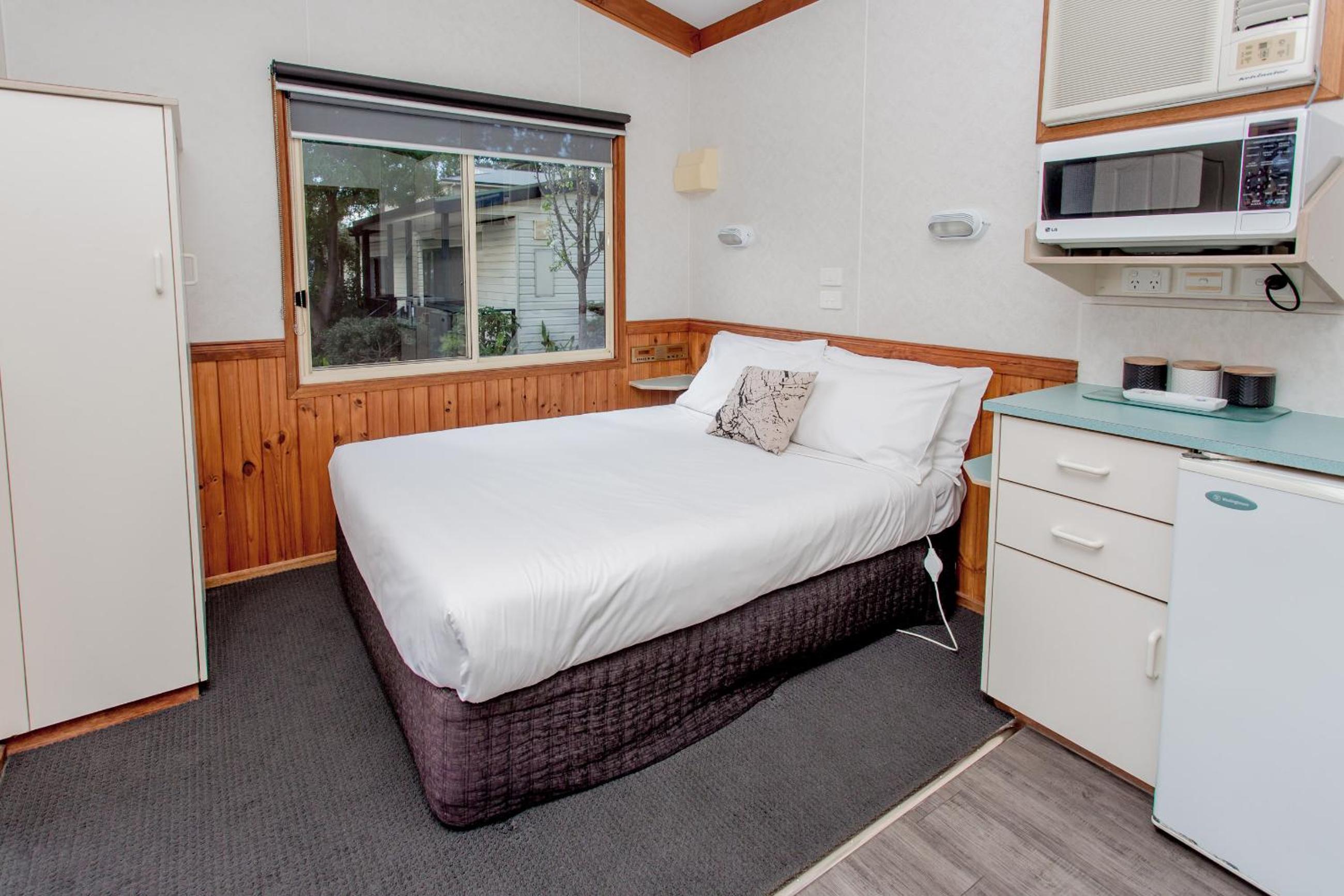 One Bedroom Deluxe Cabin (5 Berth)