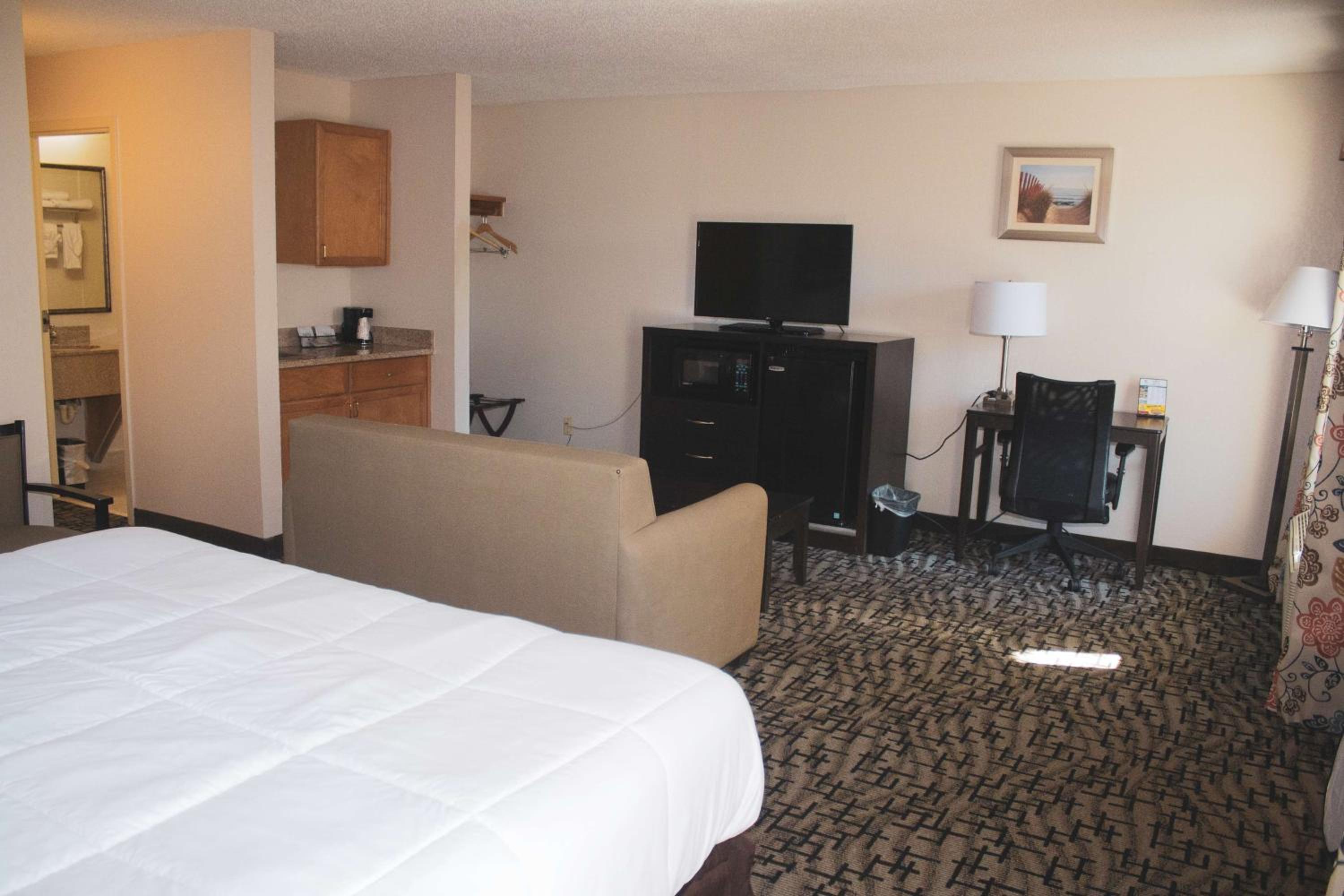 King Suite - Photo 3