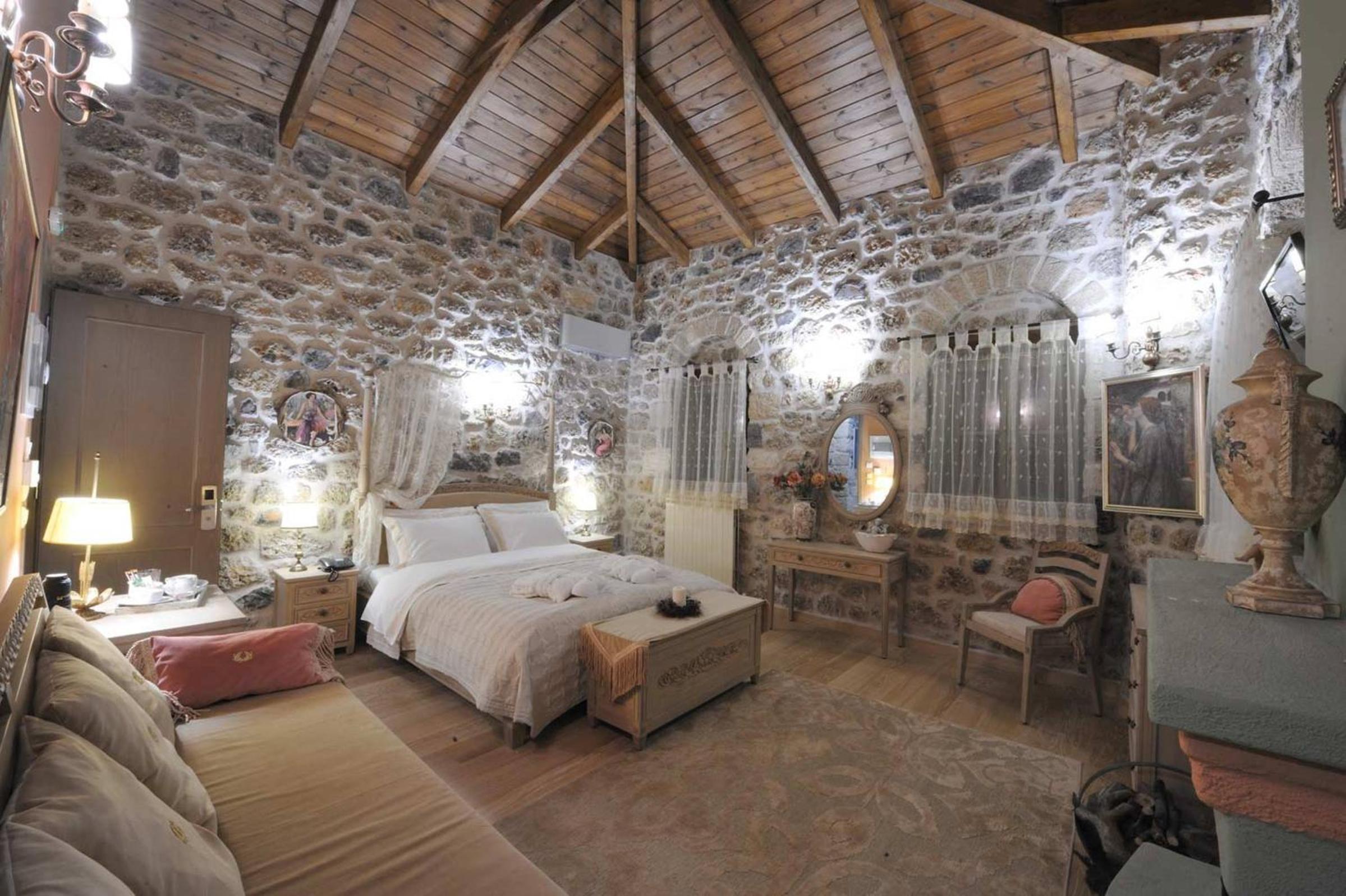 Deluxe Double Room with Mountain View