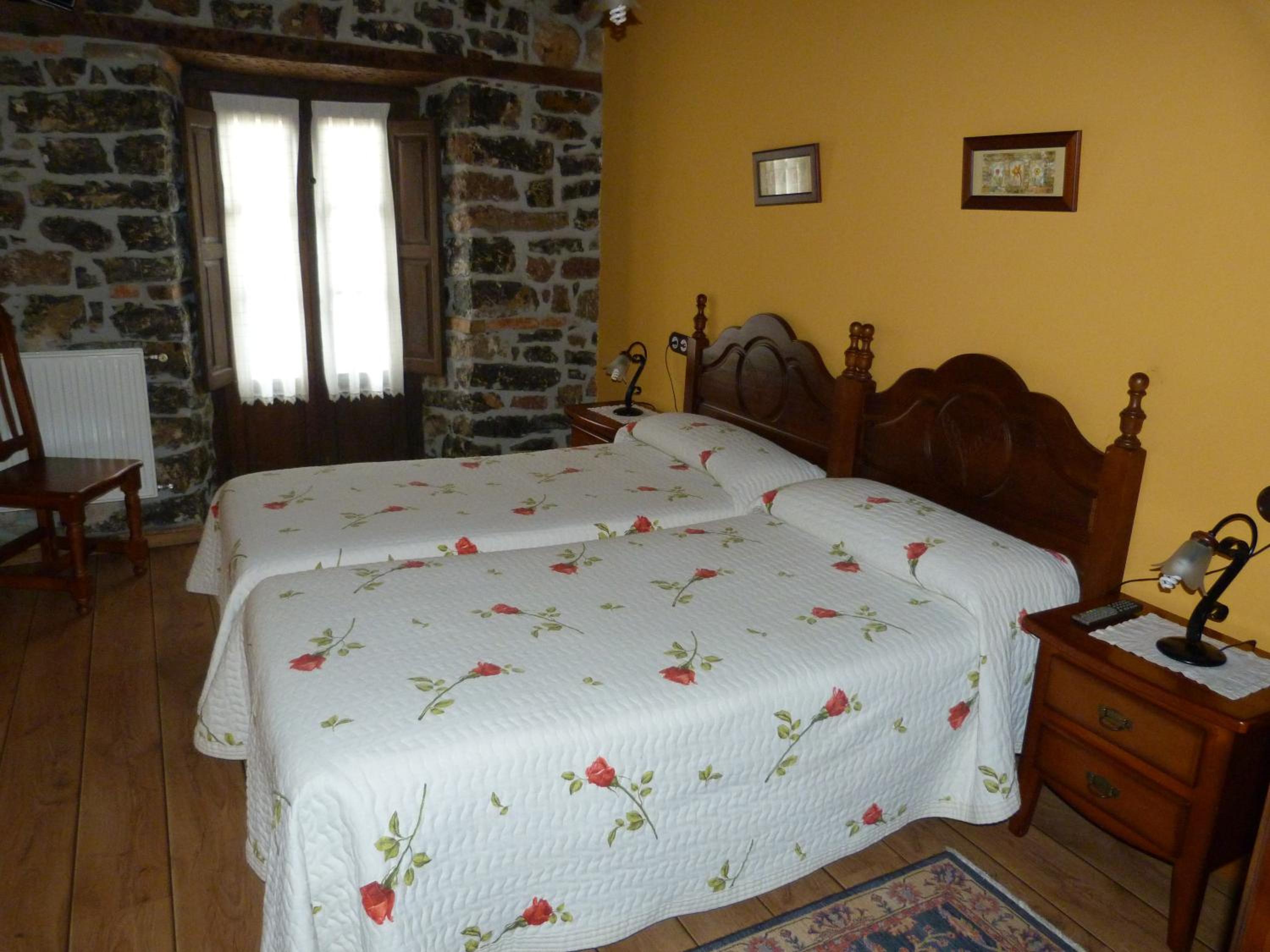 Double or Twin Room - Photo 15