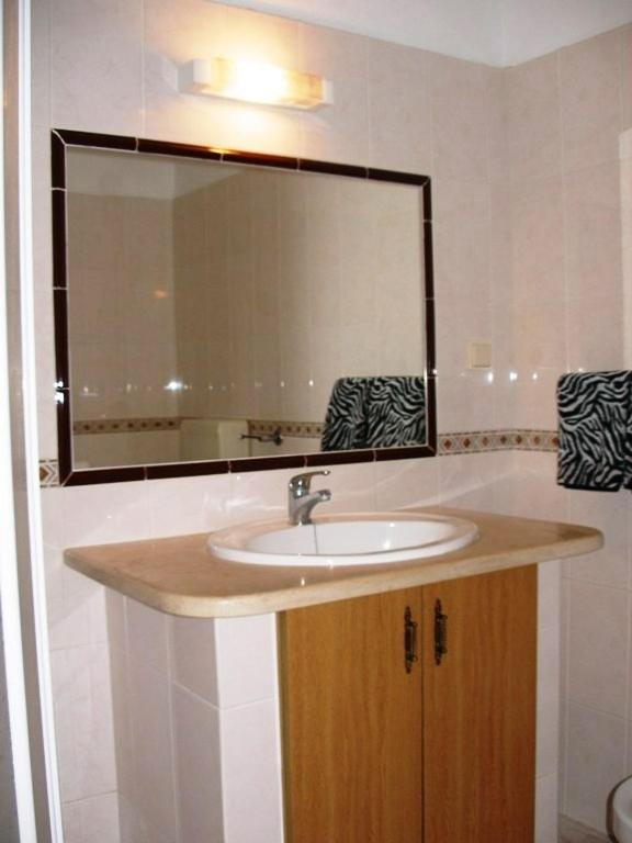 Studio (2 Adults) - Photo 14