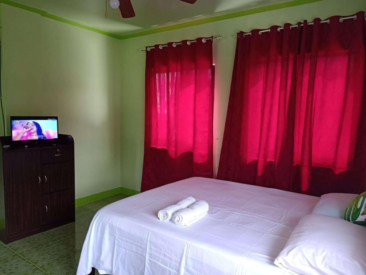 Family Room - Photo 4
