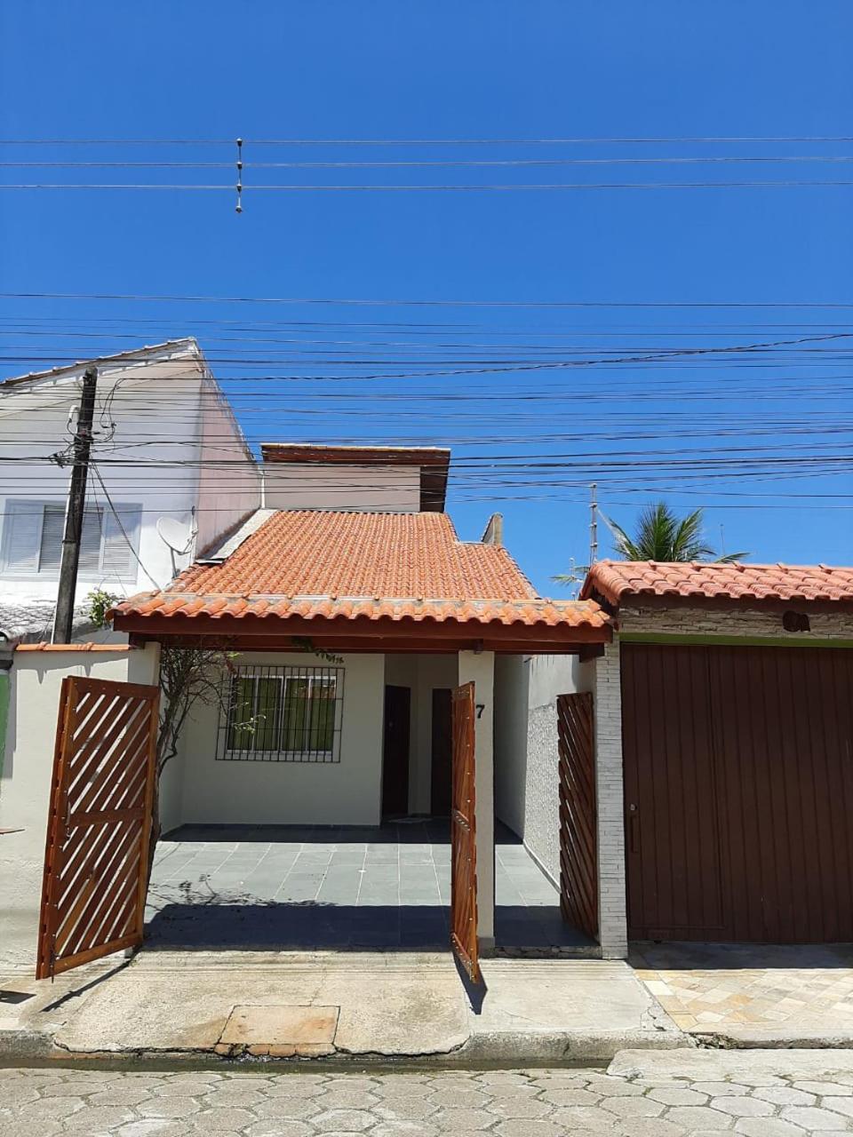 Three-Bedroom House photo 2