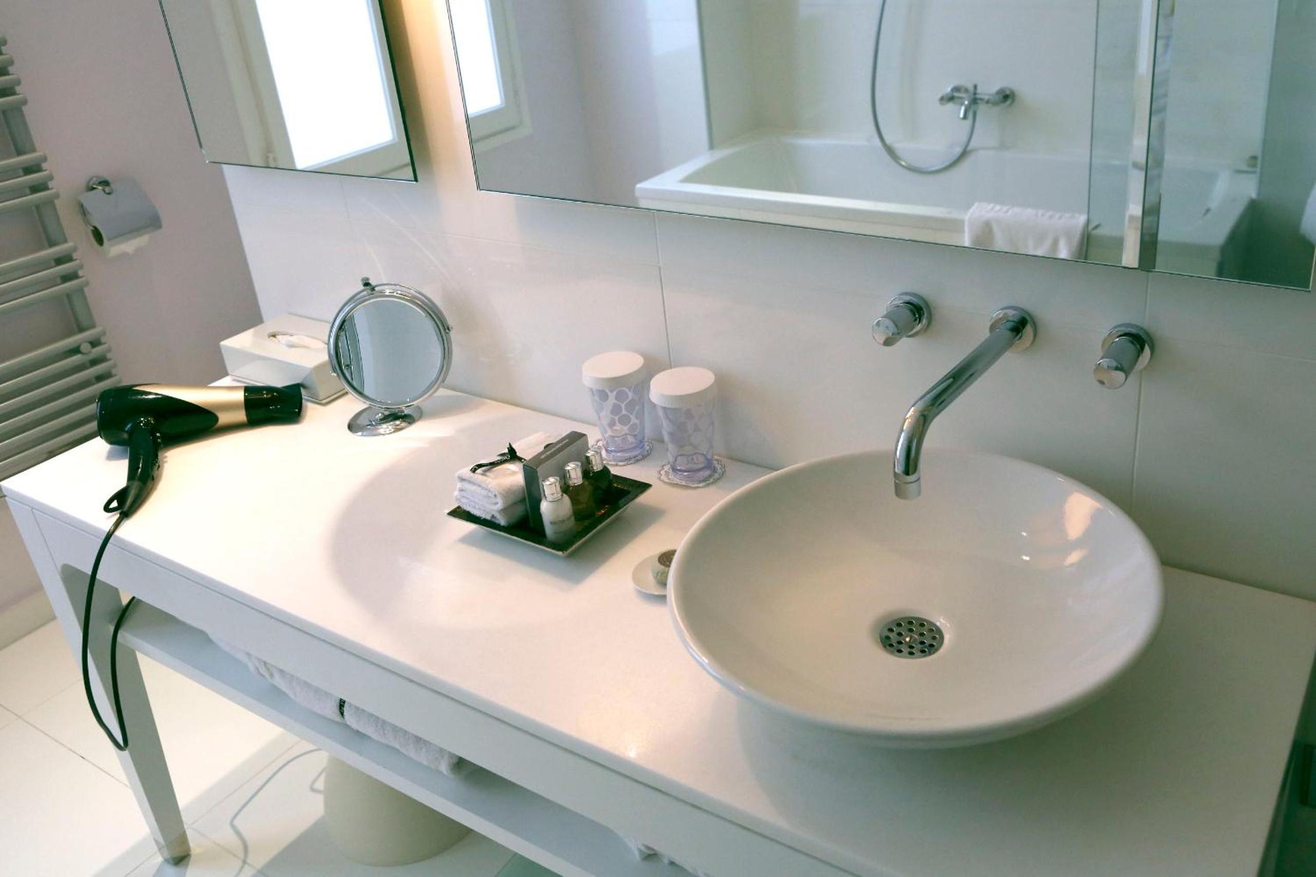 Junior Suite with Twin Beds photo 2