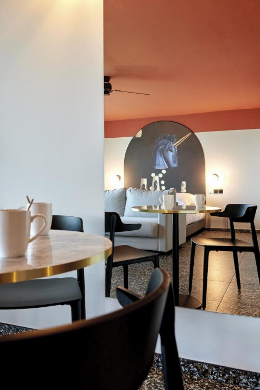 Dina Lounge - Photo 2