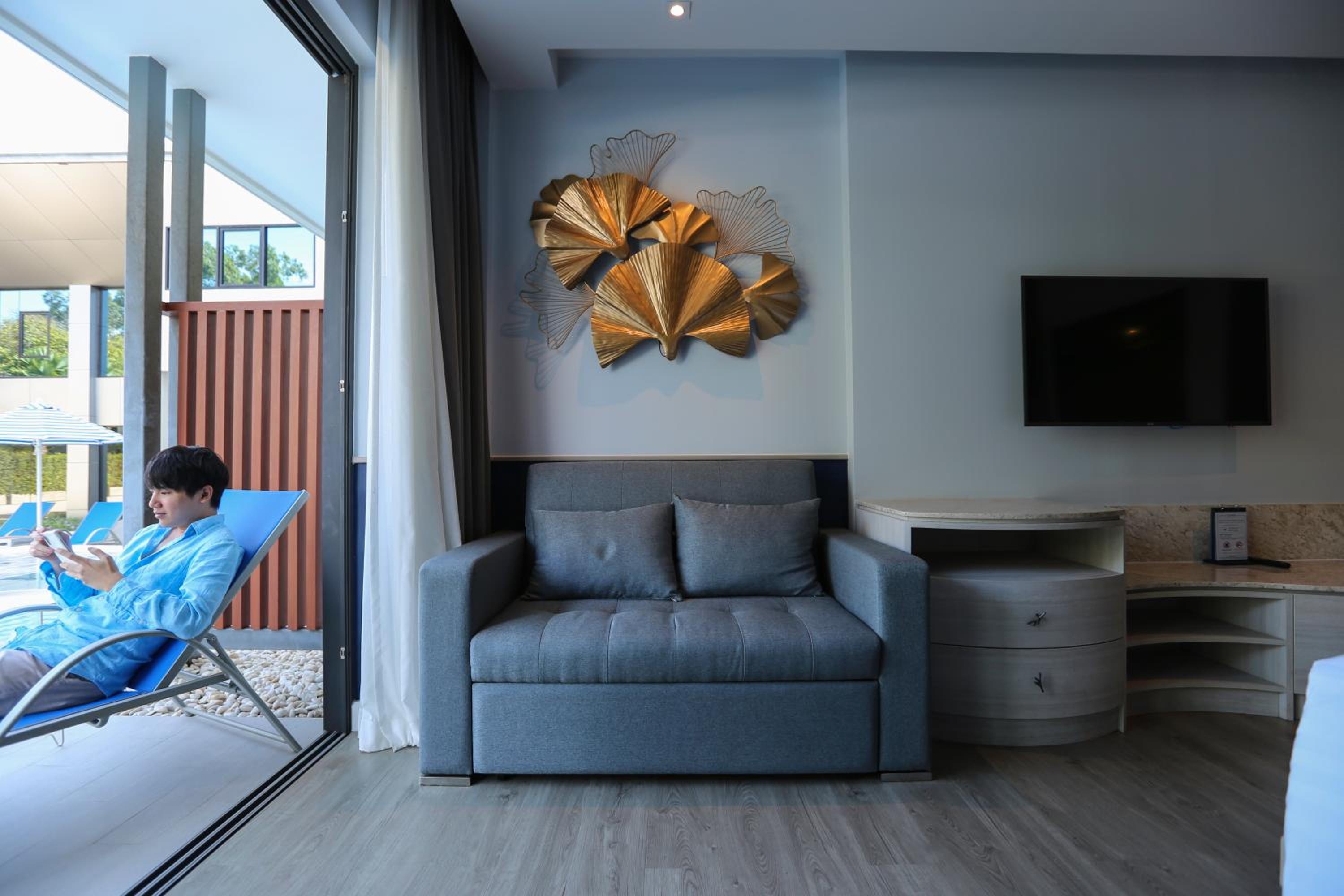 Deluxe Double or Twin Room with Pool Access - Photo 26