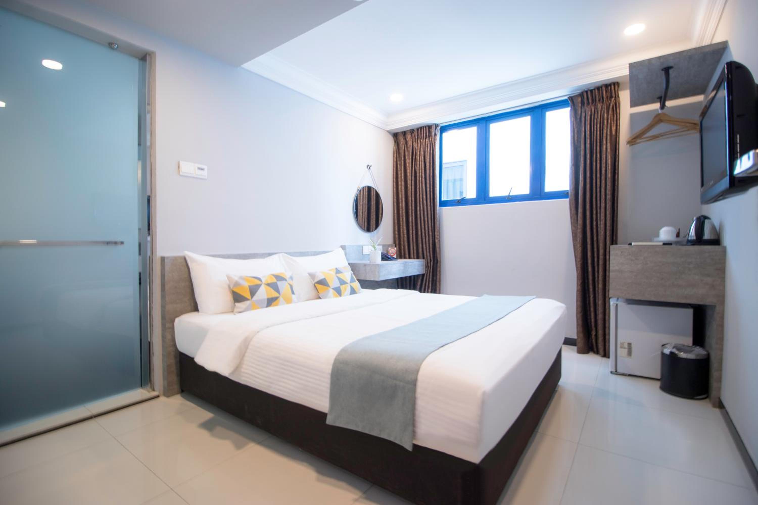 Standard Queen Room (Newly Renovated) photo 1