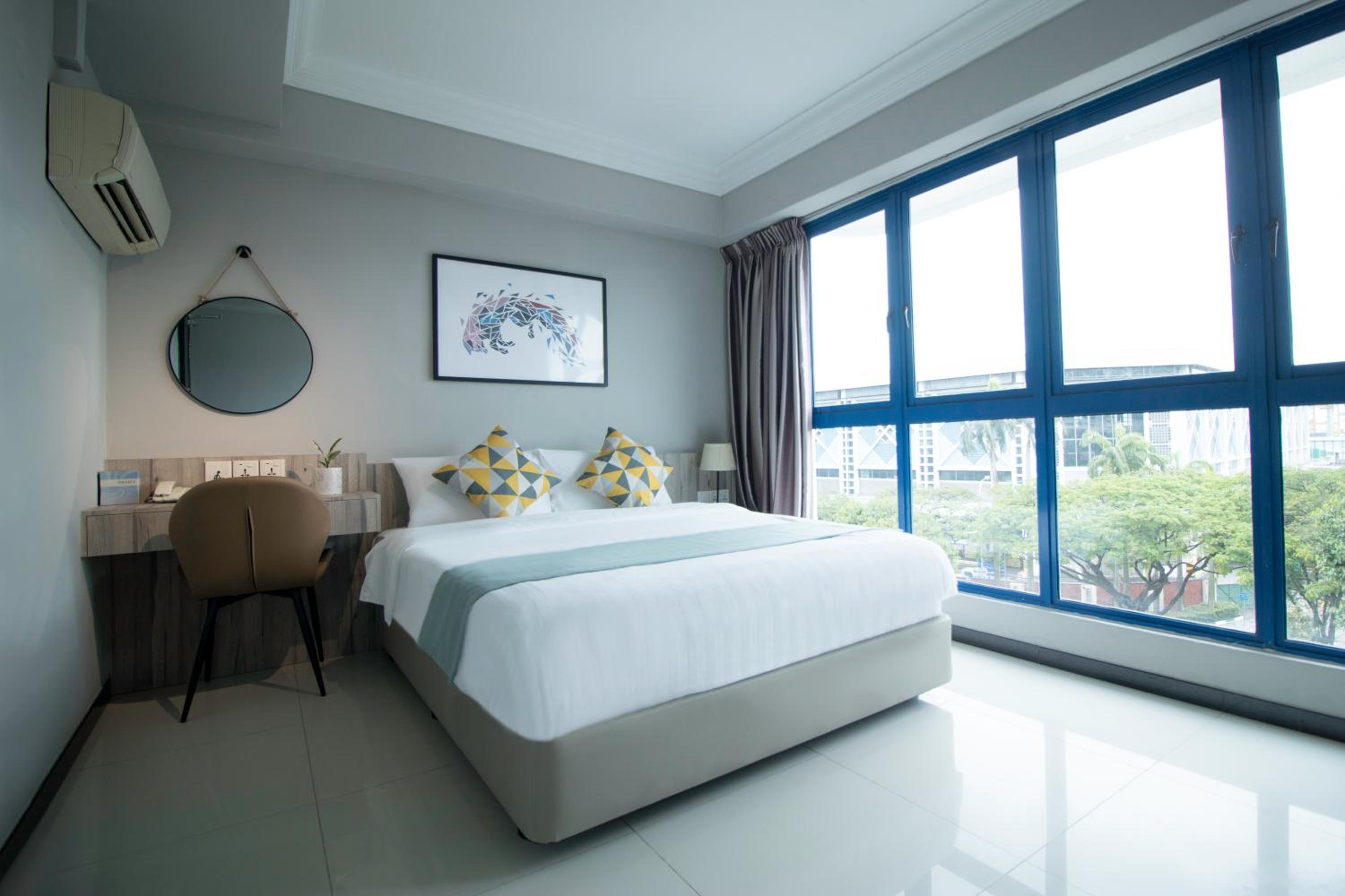Premier Queen Room (Newly Renovated) photo 1