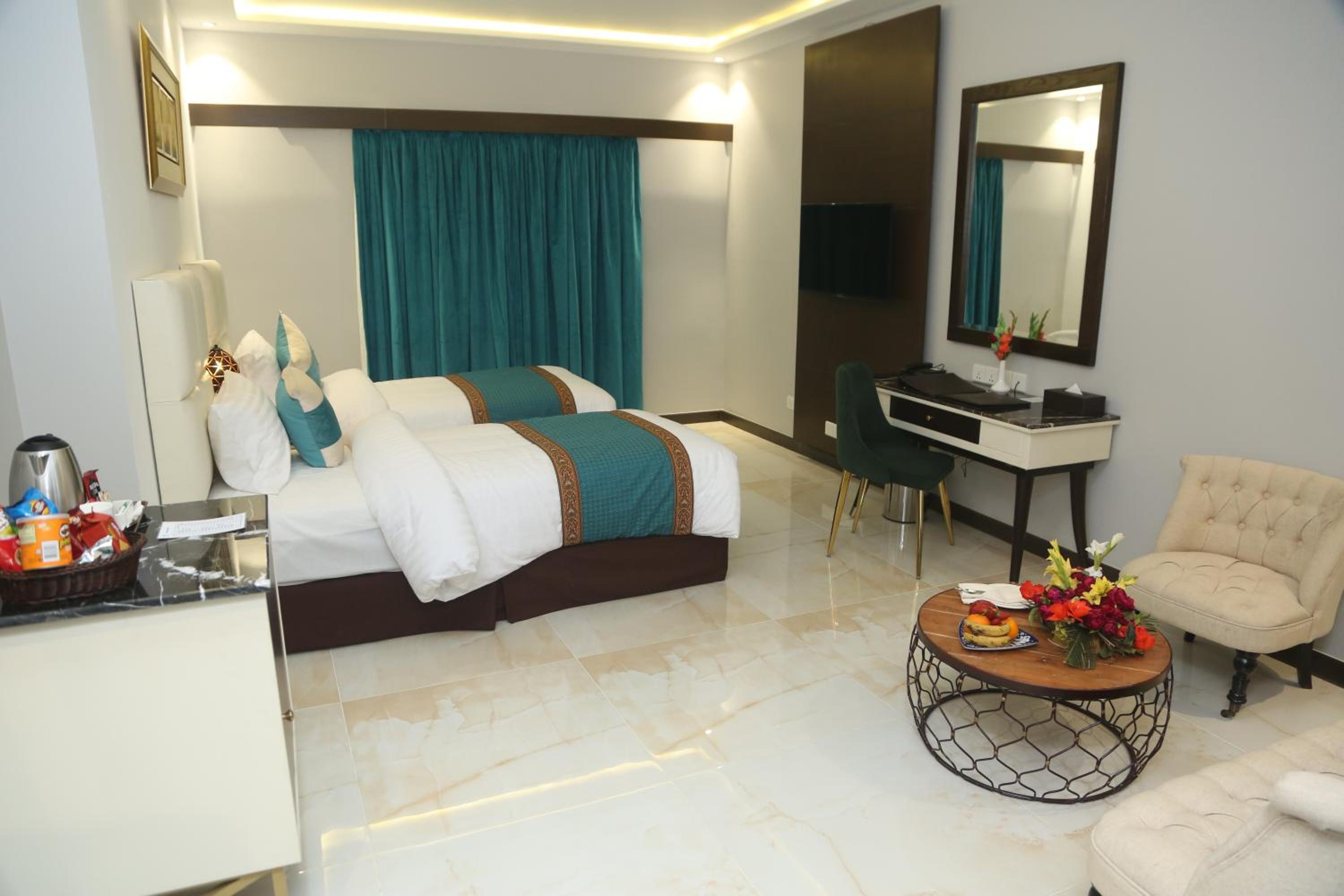 Deluxe Twin With Two Single Bed photo 2