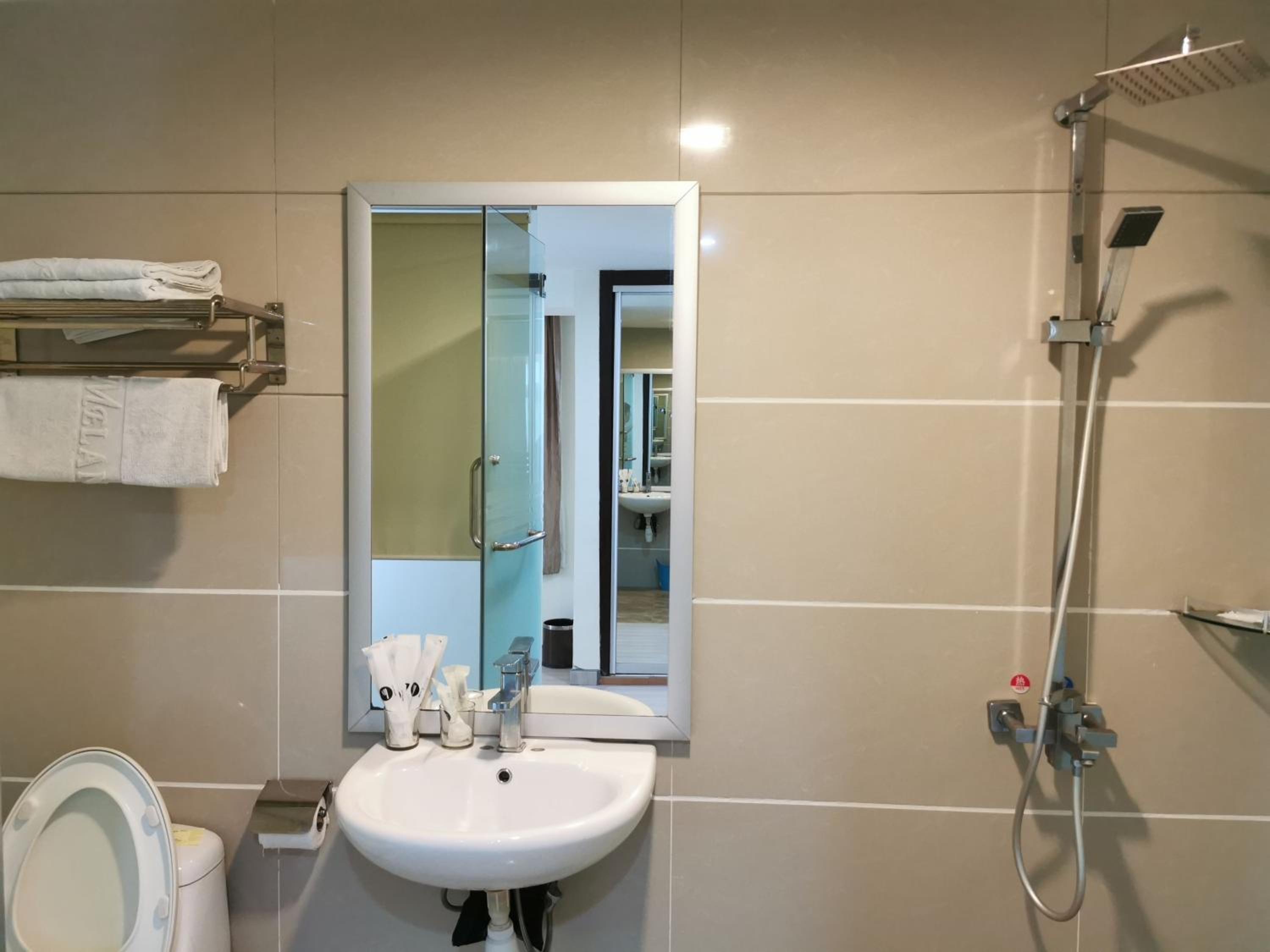 Family Room with Private Bathroom - Photo 8