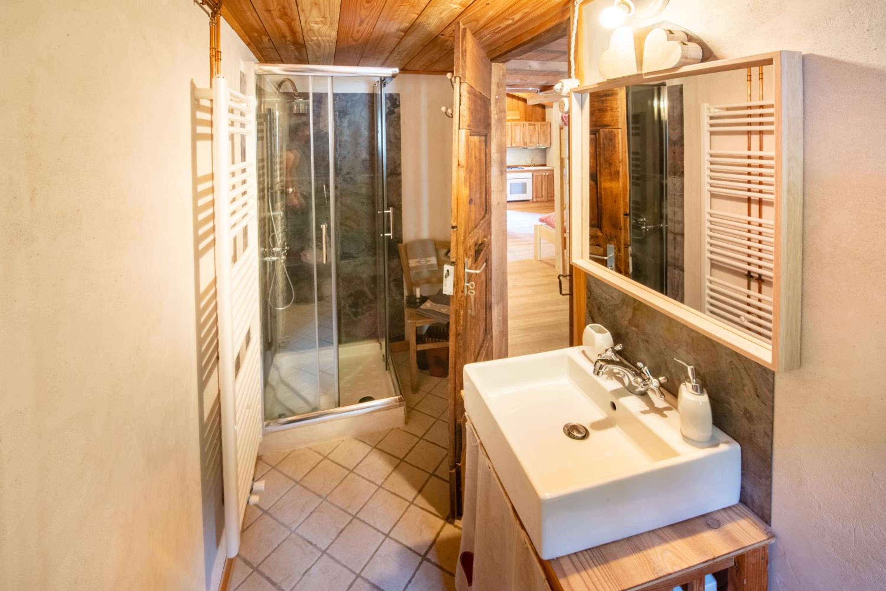 Apartment with Balcony photo 3