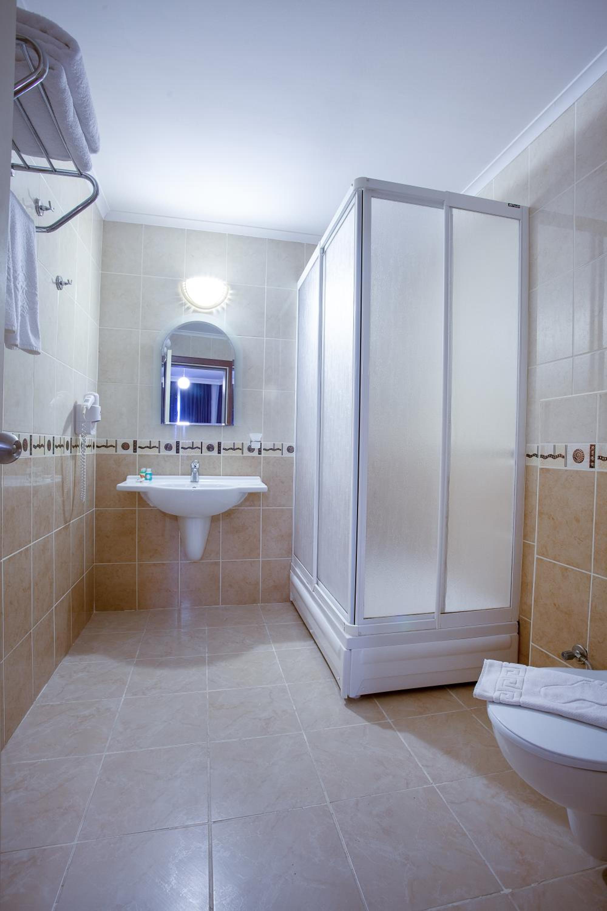 Standard Double Room - Photo 5