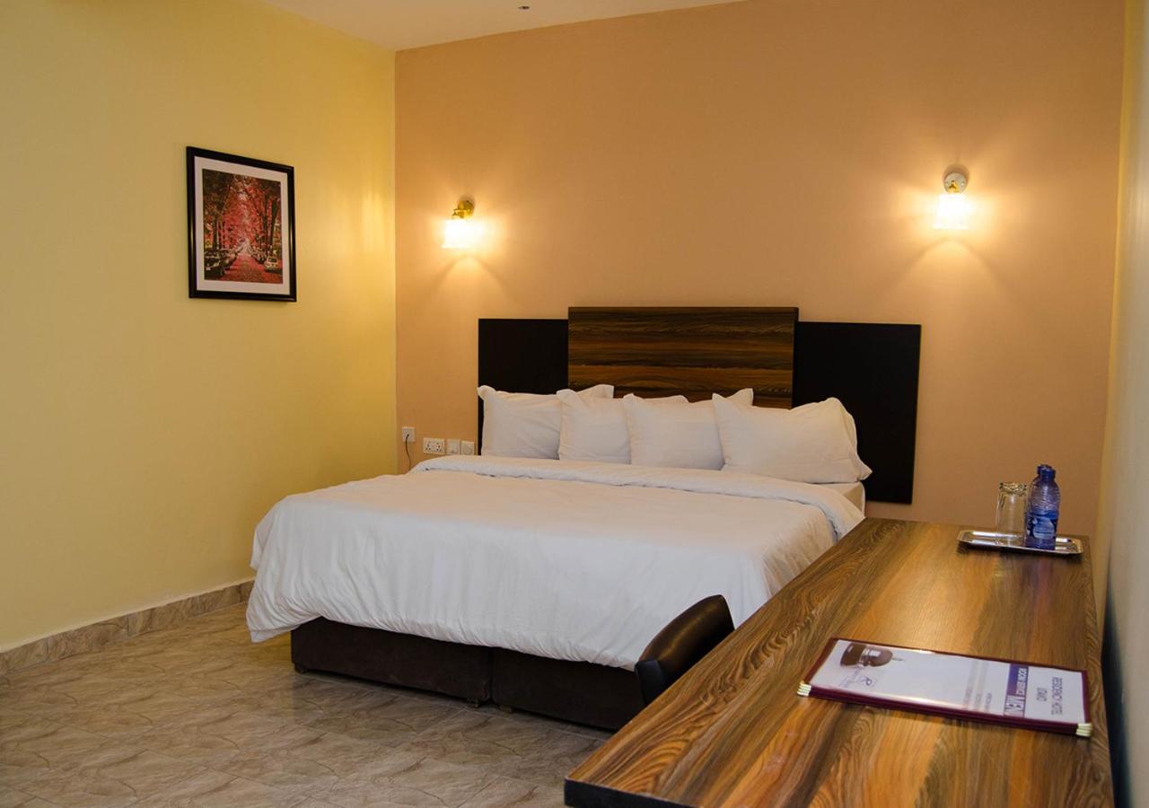 Deluxe Queen Room