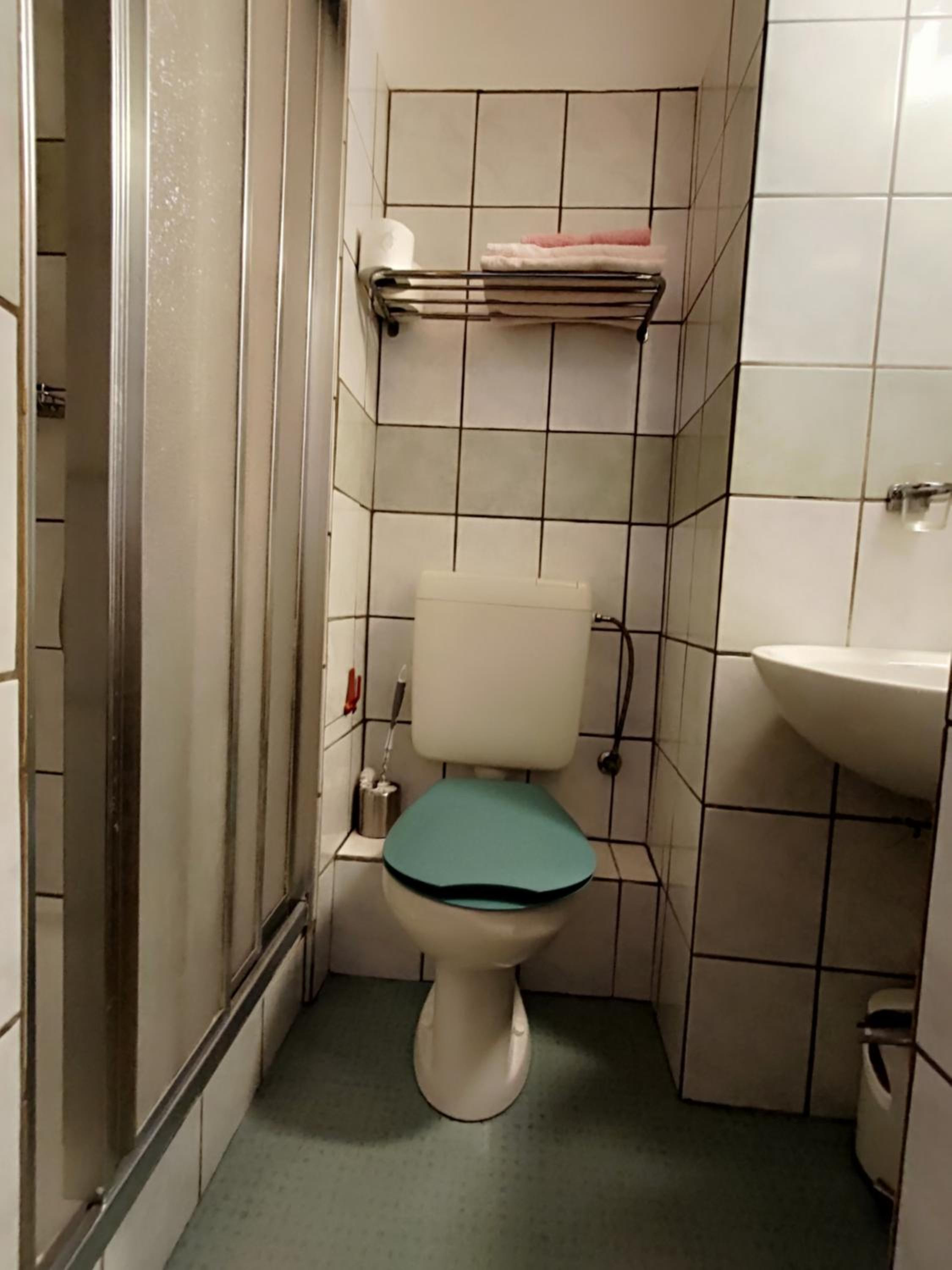 Small Single Room photo 3