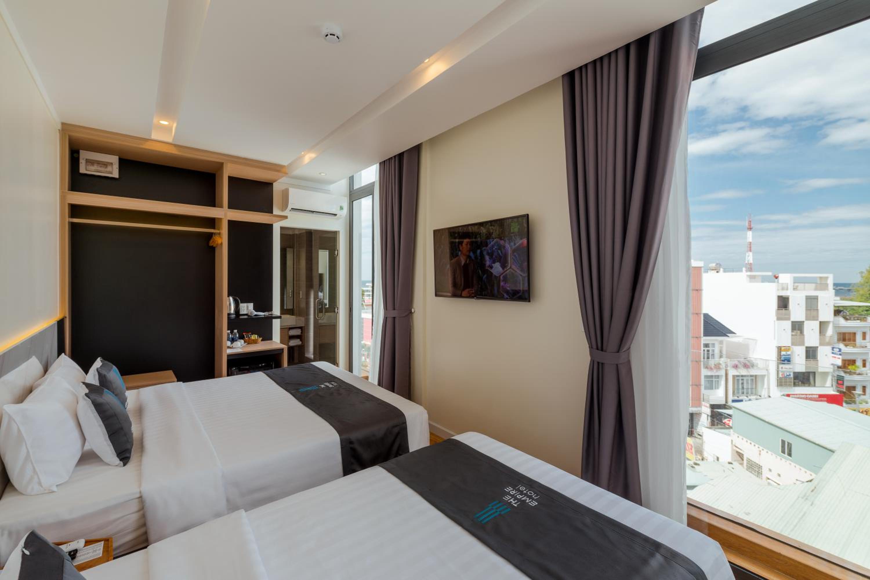 Triple Room with City View - Photo 10
