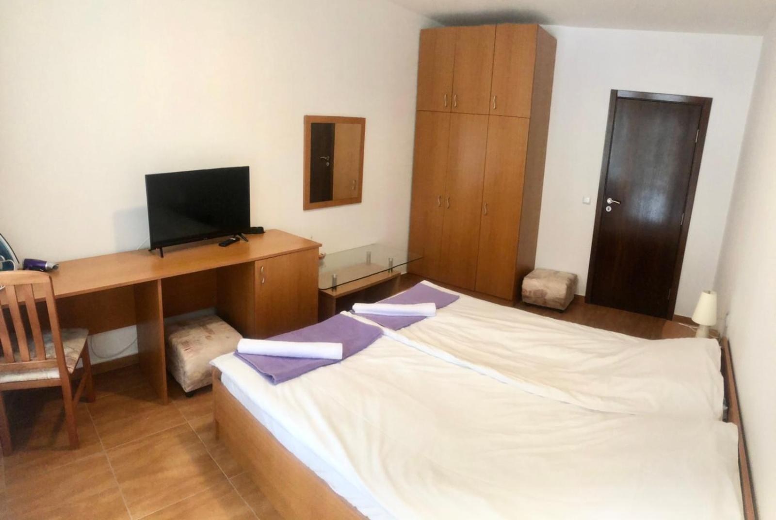 Studio Apartment photo 1