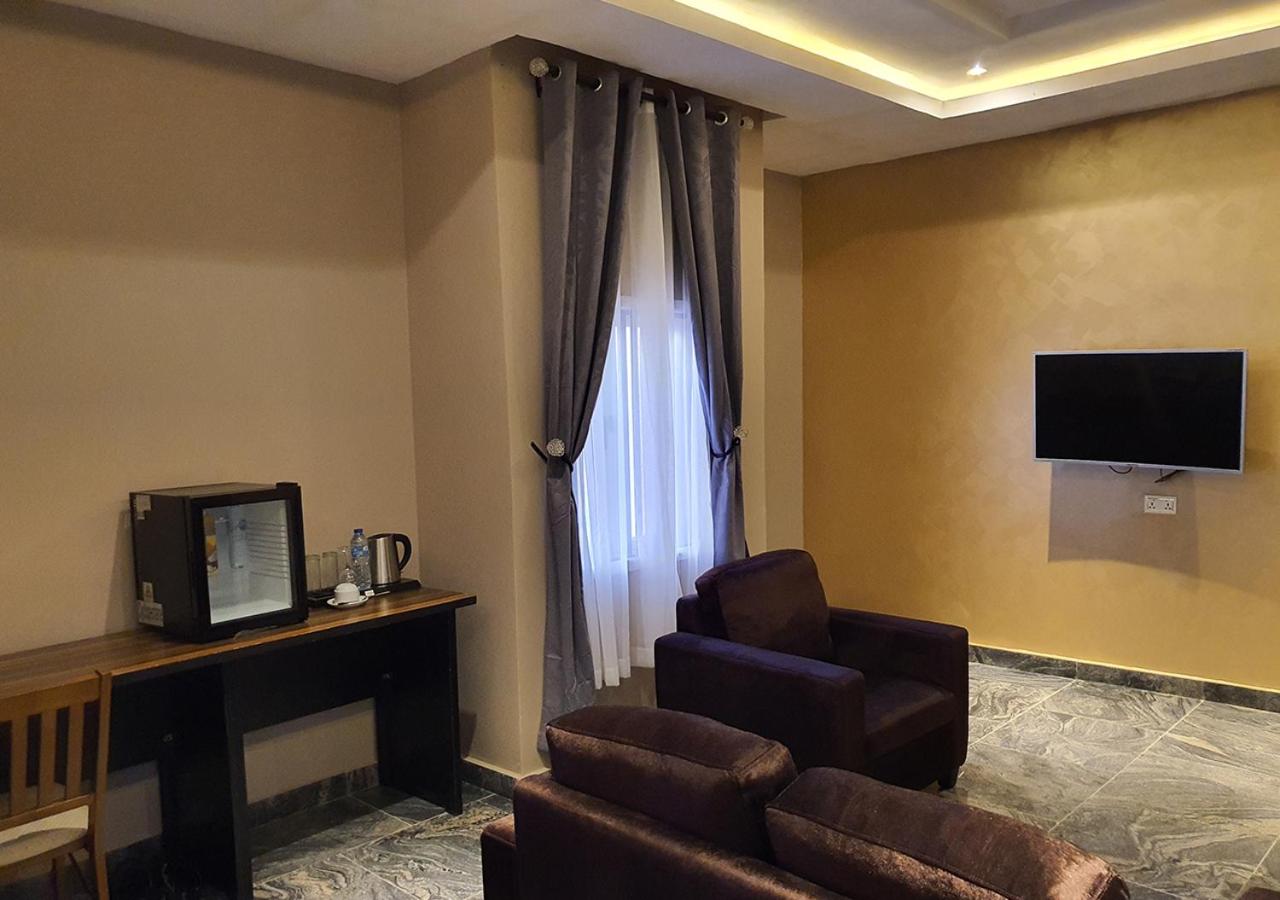 Large Twin Room