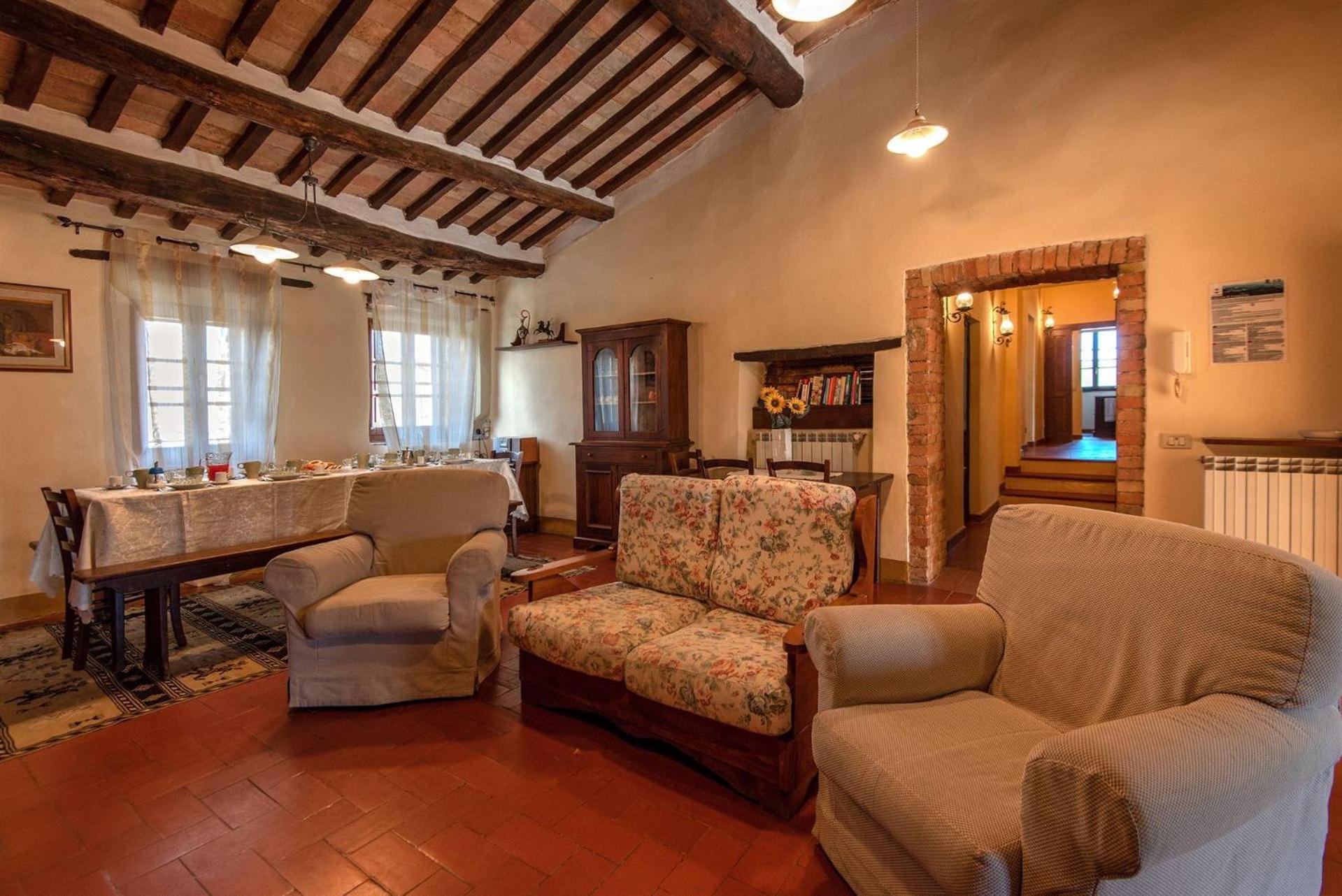 Seven-Bedroom Villa photo 1