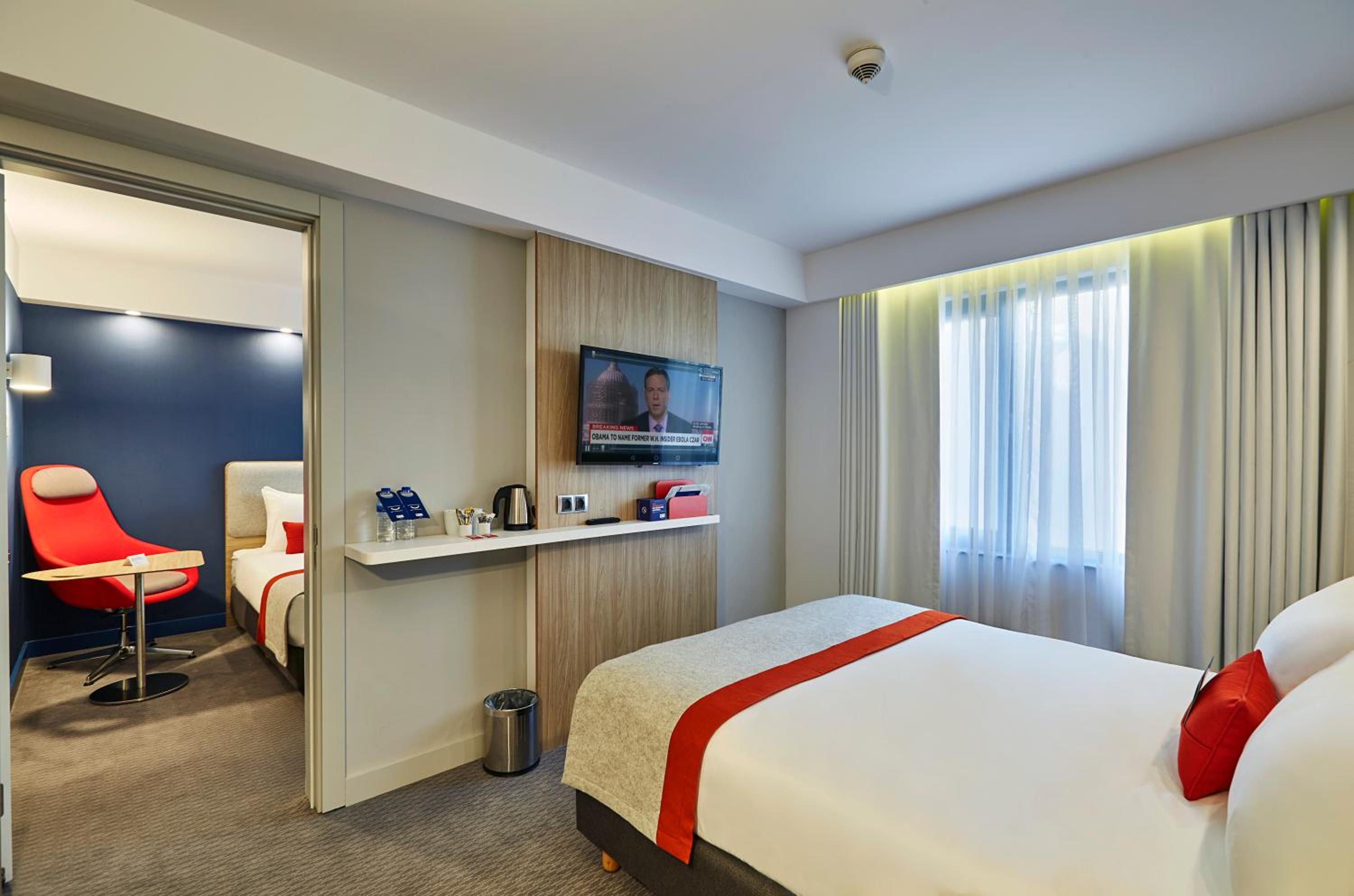 Standard Twin Room with Free Breakfast - Smoking photo 1