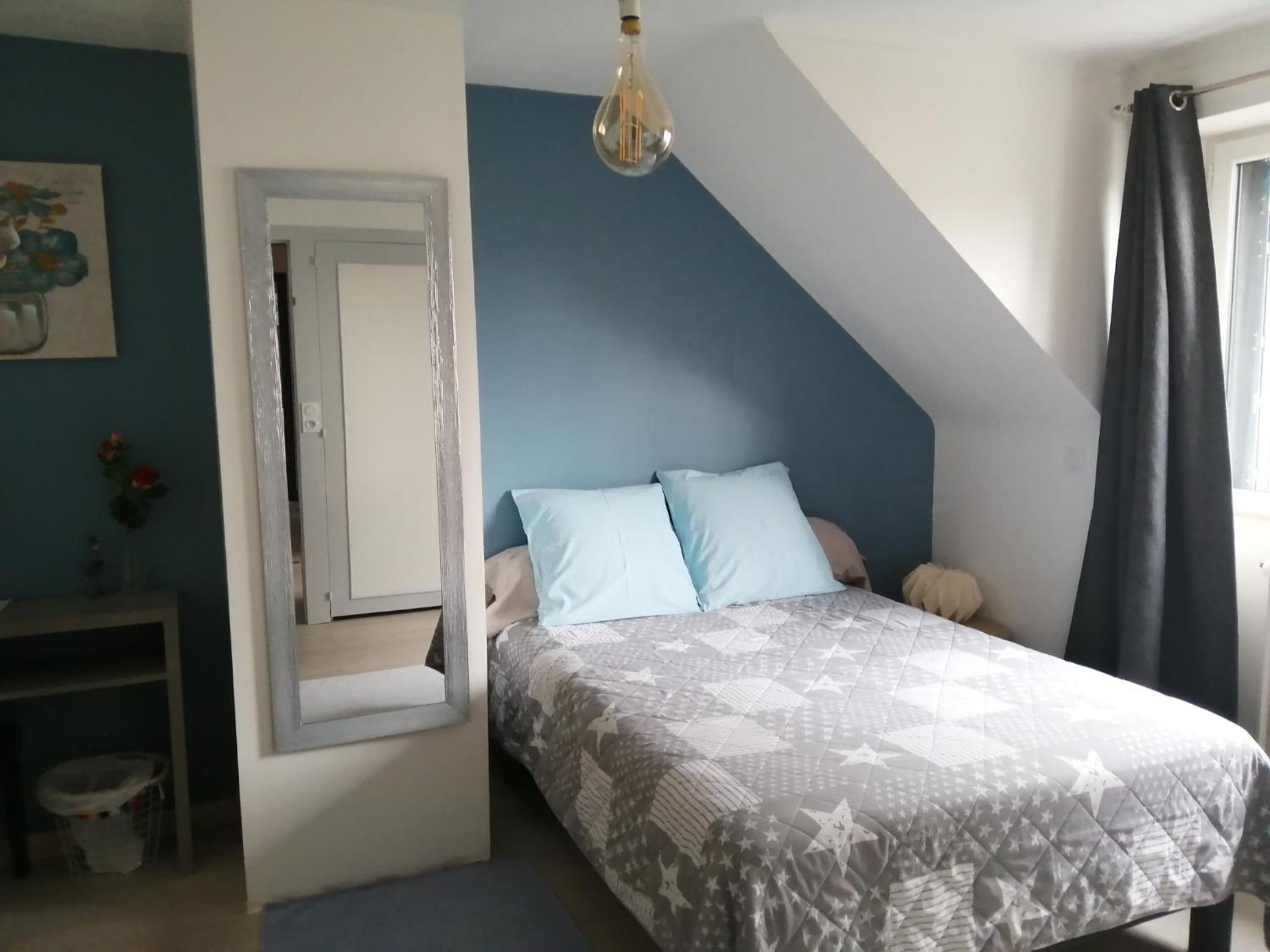 Double Room with Shared Bathroom photo 2