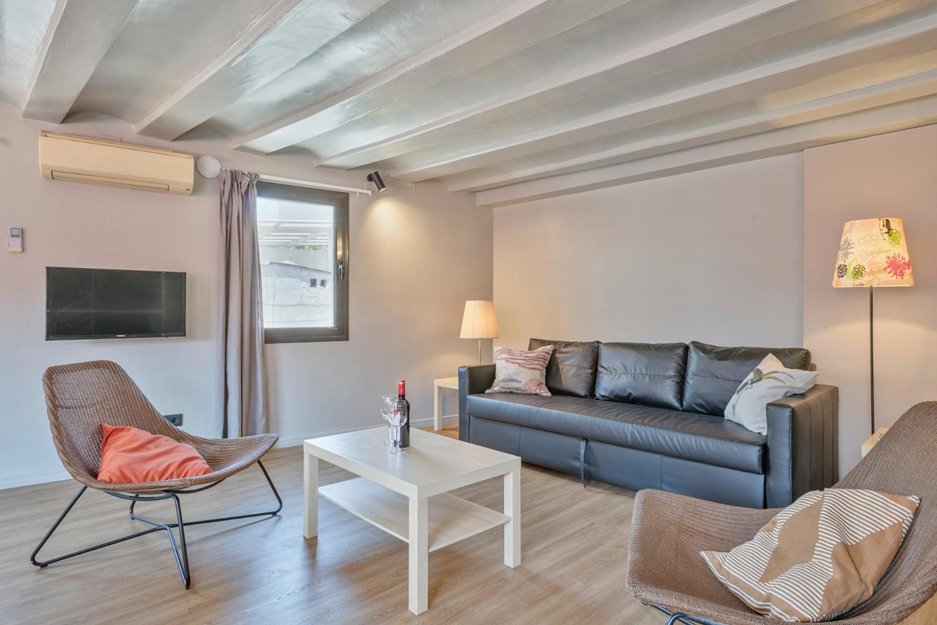 Three-Bedroom Apartment photo 2