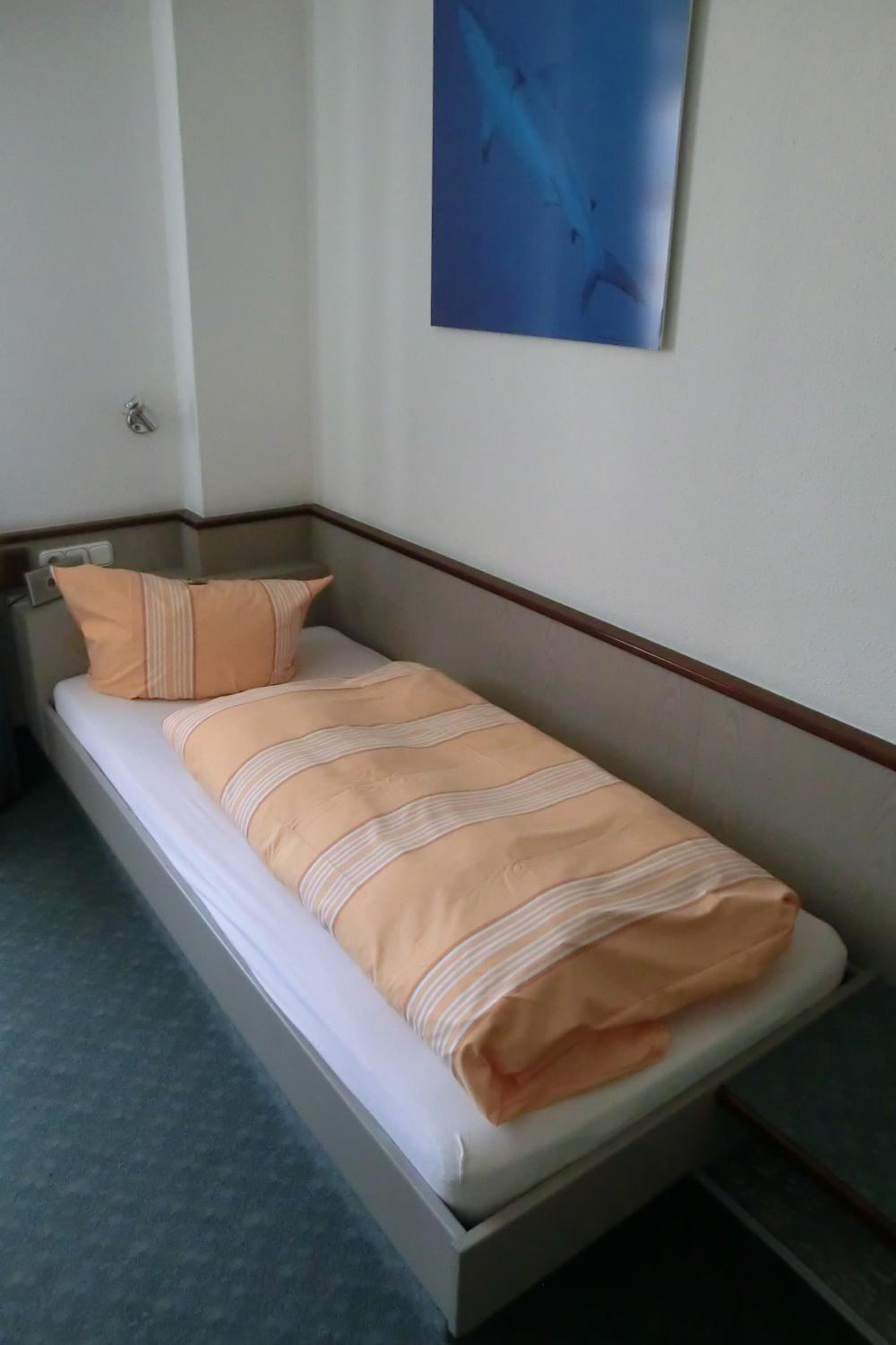 Standard Twin Room - Photo 3