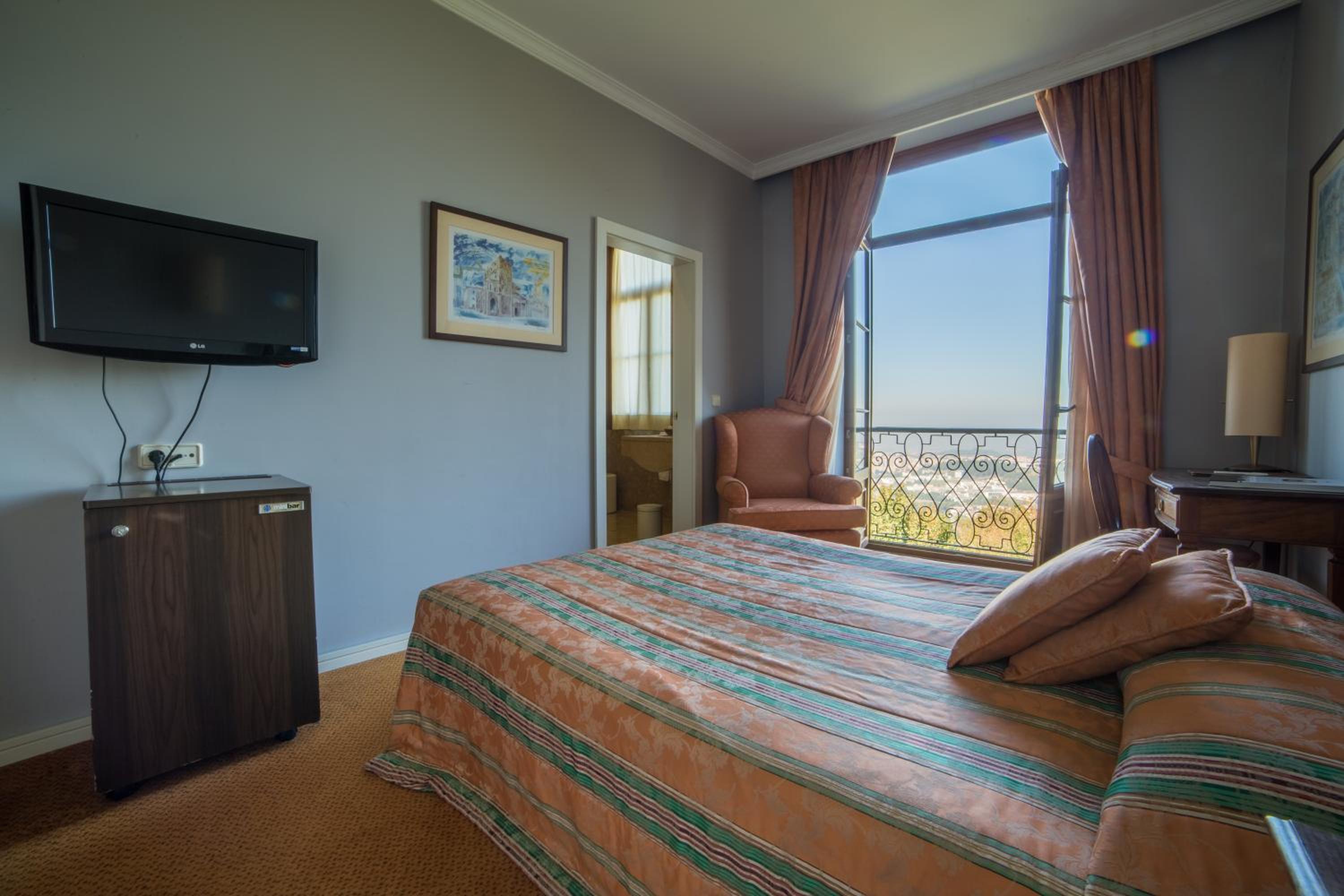 Double or Twin Room with Extra Bed photo 2