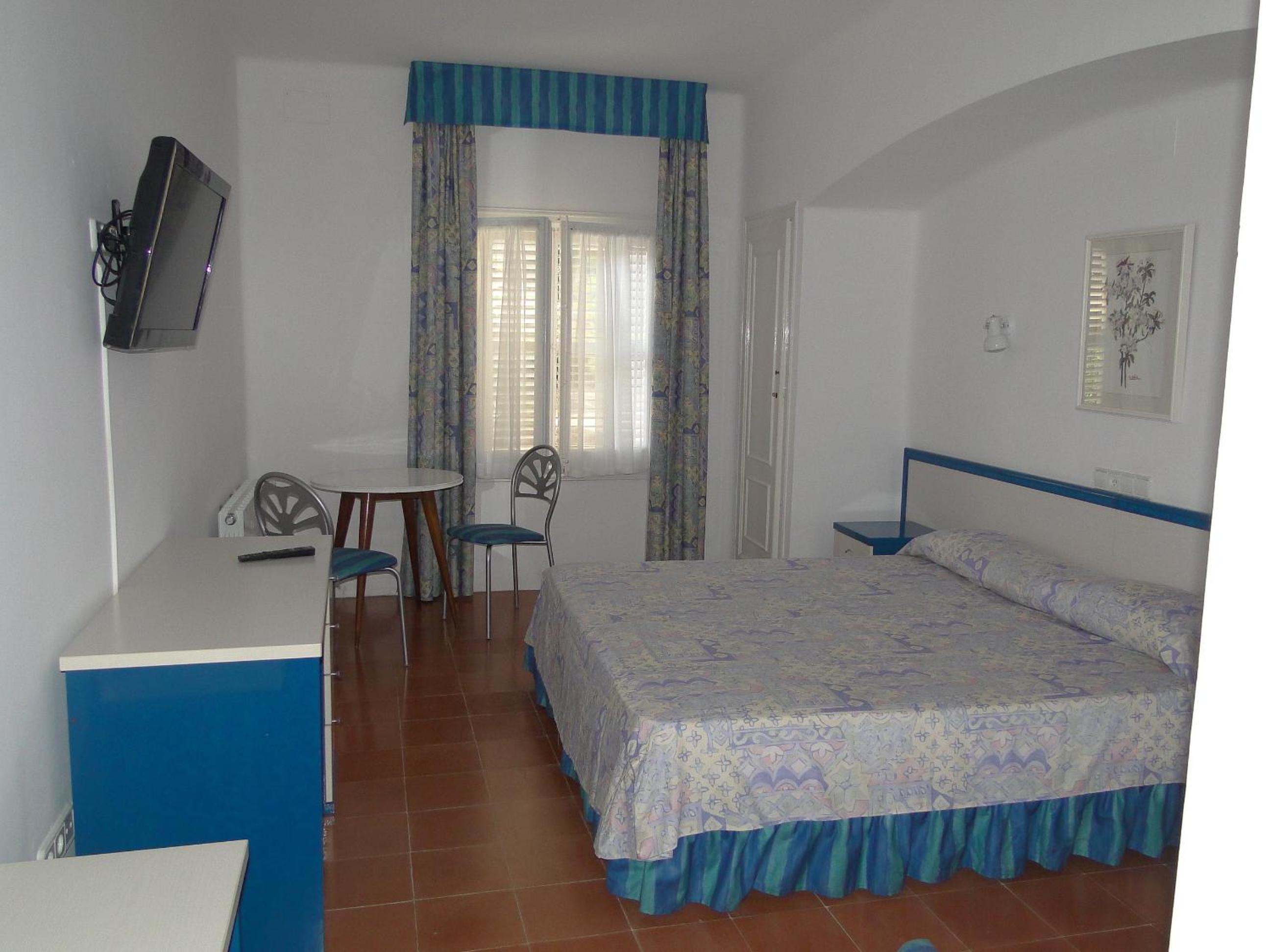 Economy Double Room photo 3