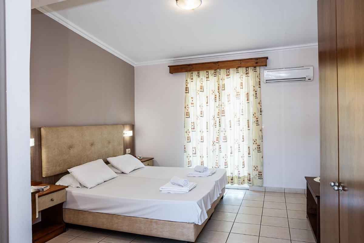 Standard Twin Room photo 2
