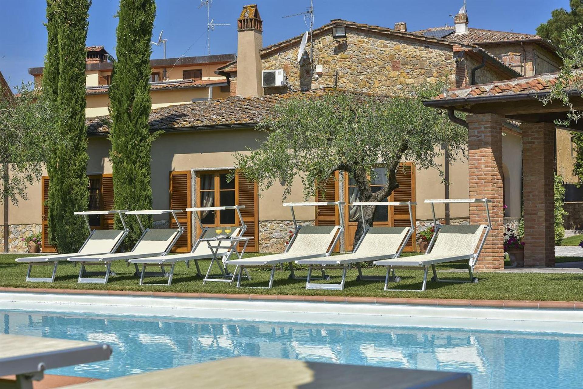 Six-Bedroom Villa  photo 3