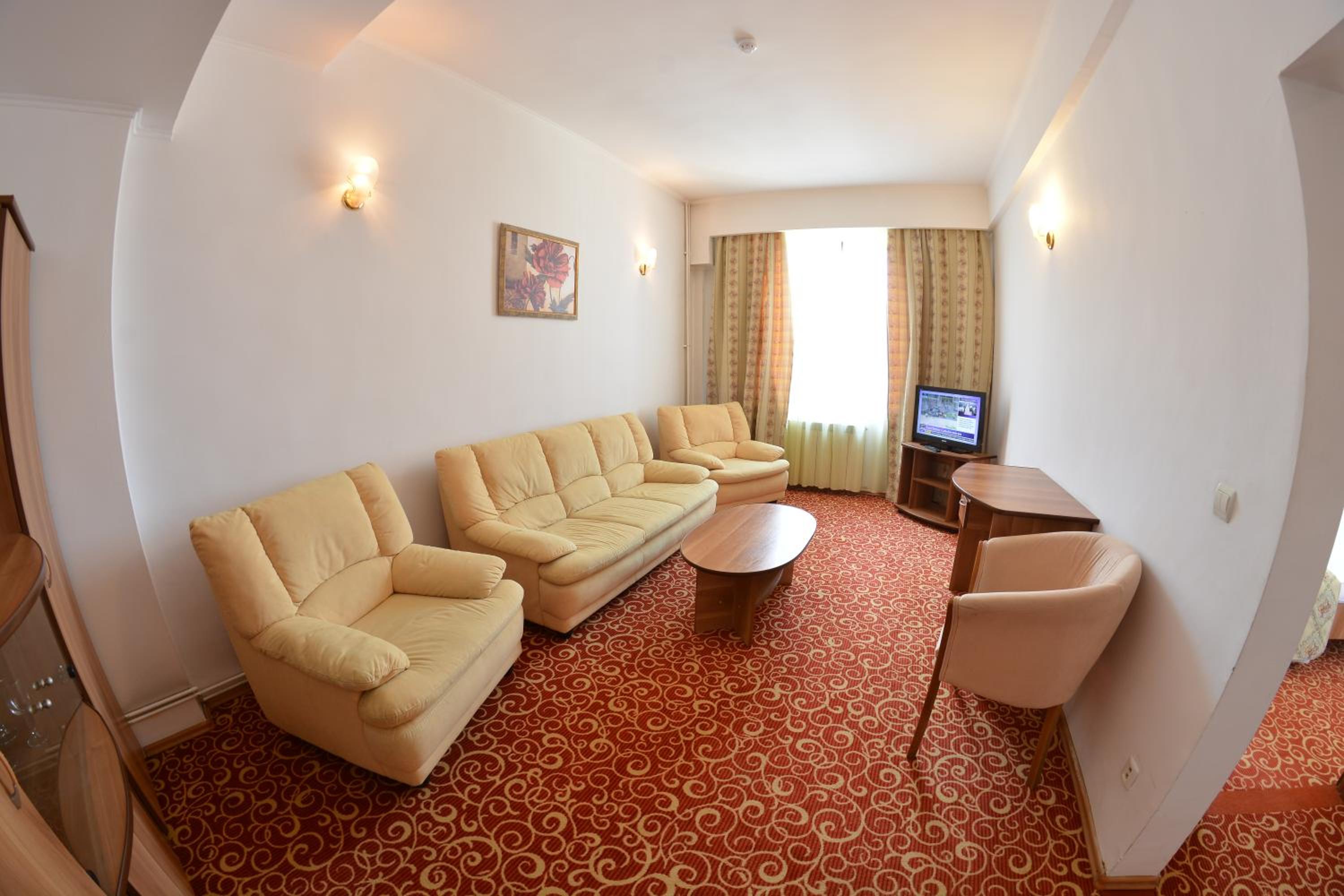 Business Suite - Photo 1