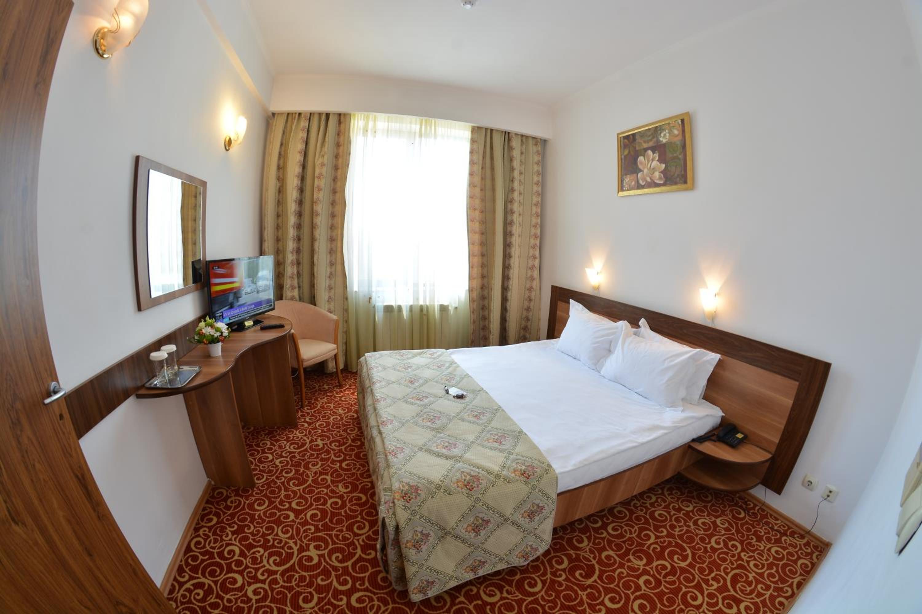 Business Suite - Photo 3